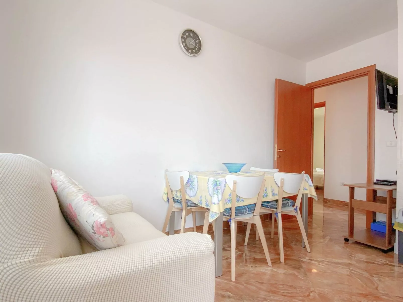 Wohnung "Meri" mit Blick auf das Wasser-Drinnen