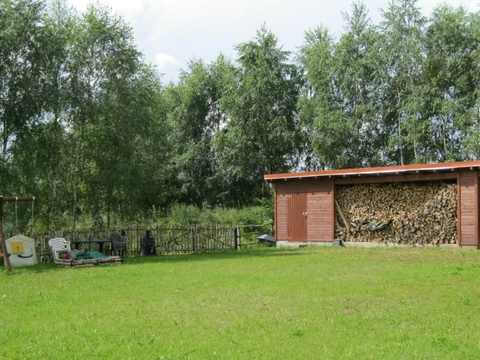 In Szopa mit Garten und Terrasse-Dehors