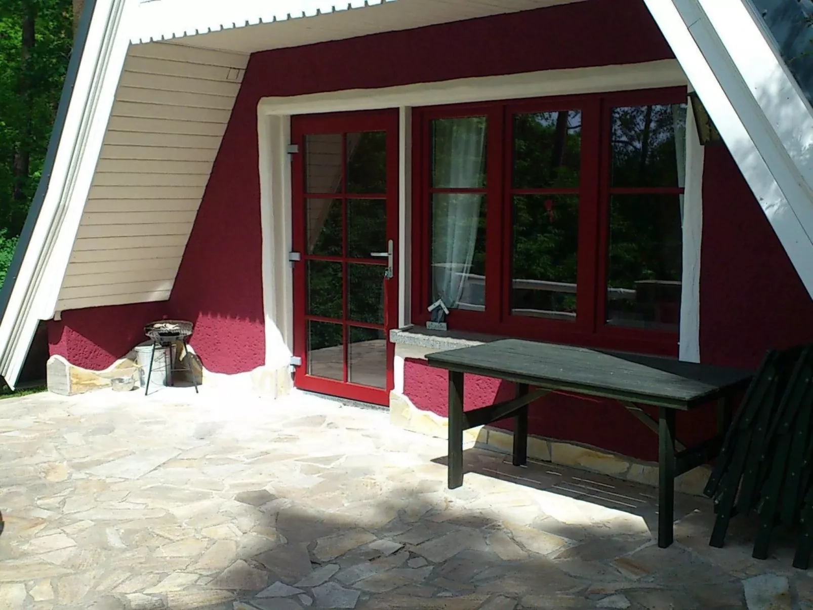 In ruhiger Lage am Waldrand mit Terrasse und großem Grundstück-Draußen