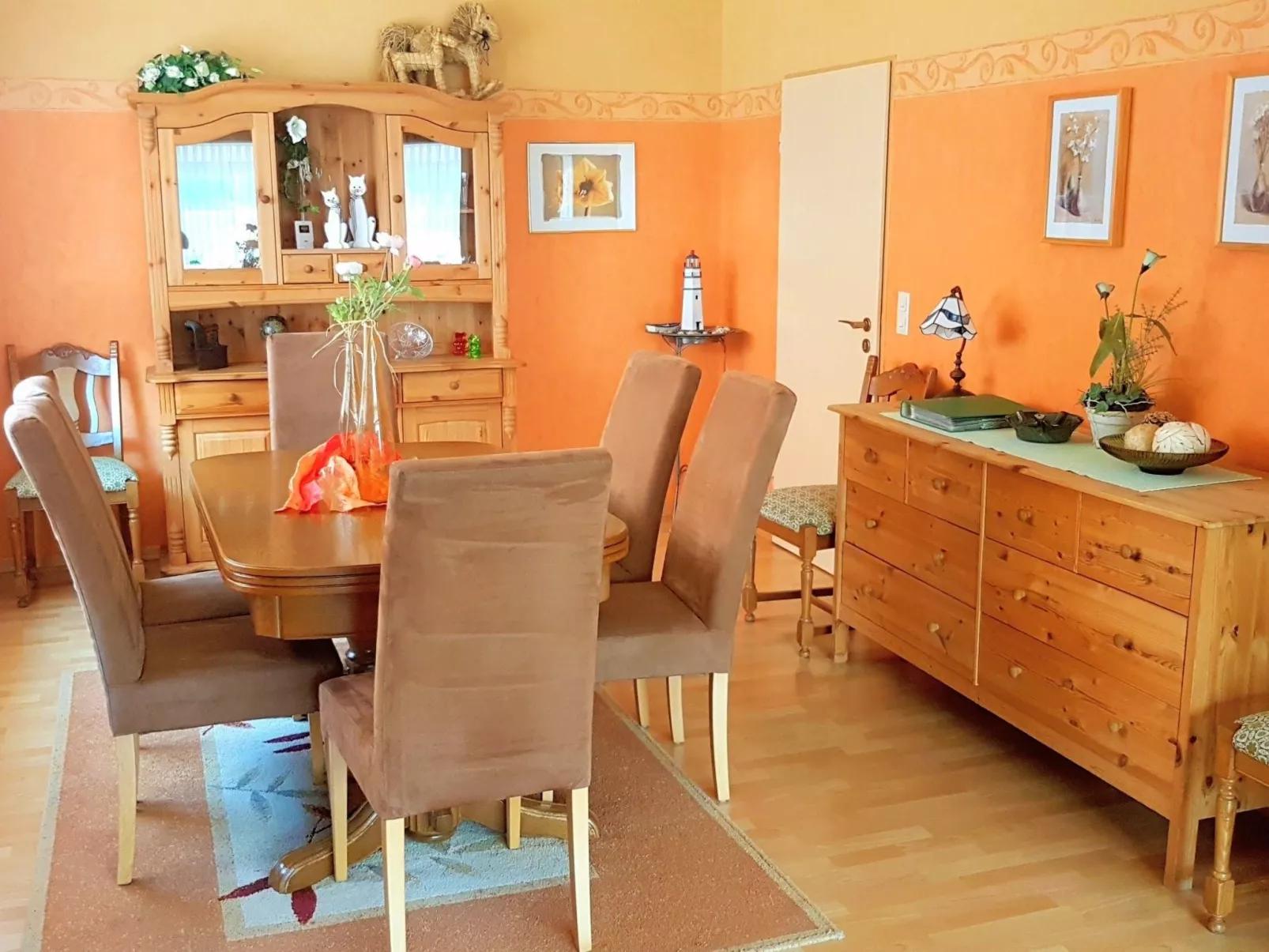 Ferienvilla mit Garten, Grill und Terrasse