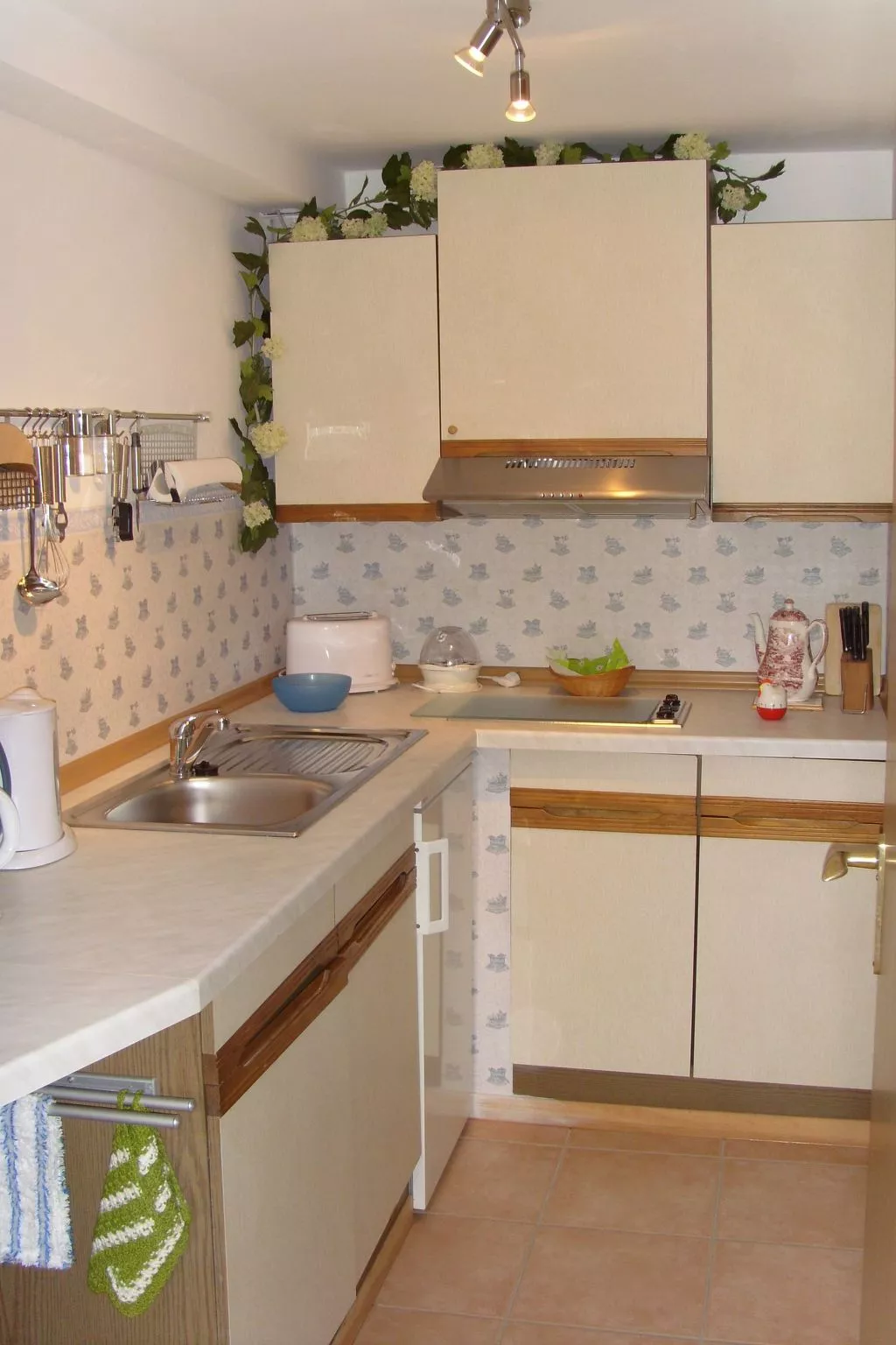 Mit Blick zur Wallfahrtskirche-Inside