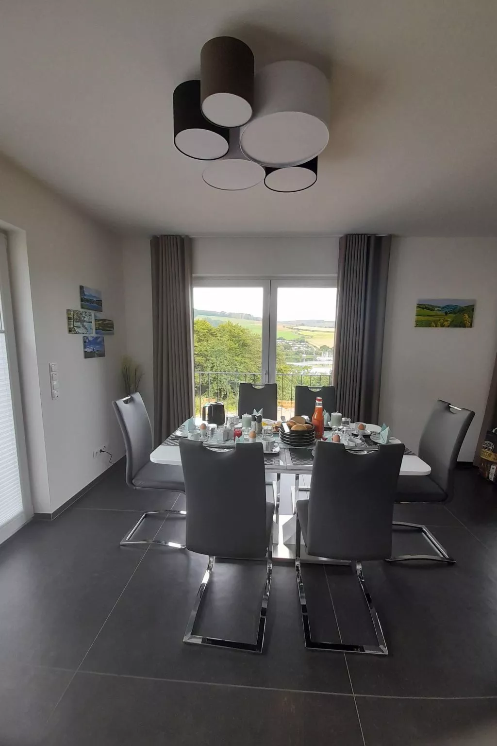 Familienjuwel am Diemelsee-Drinnen