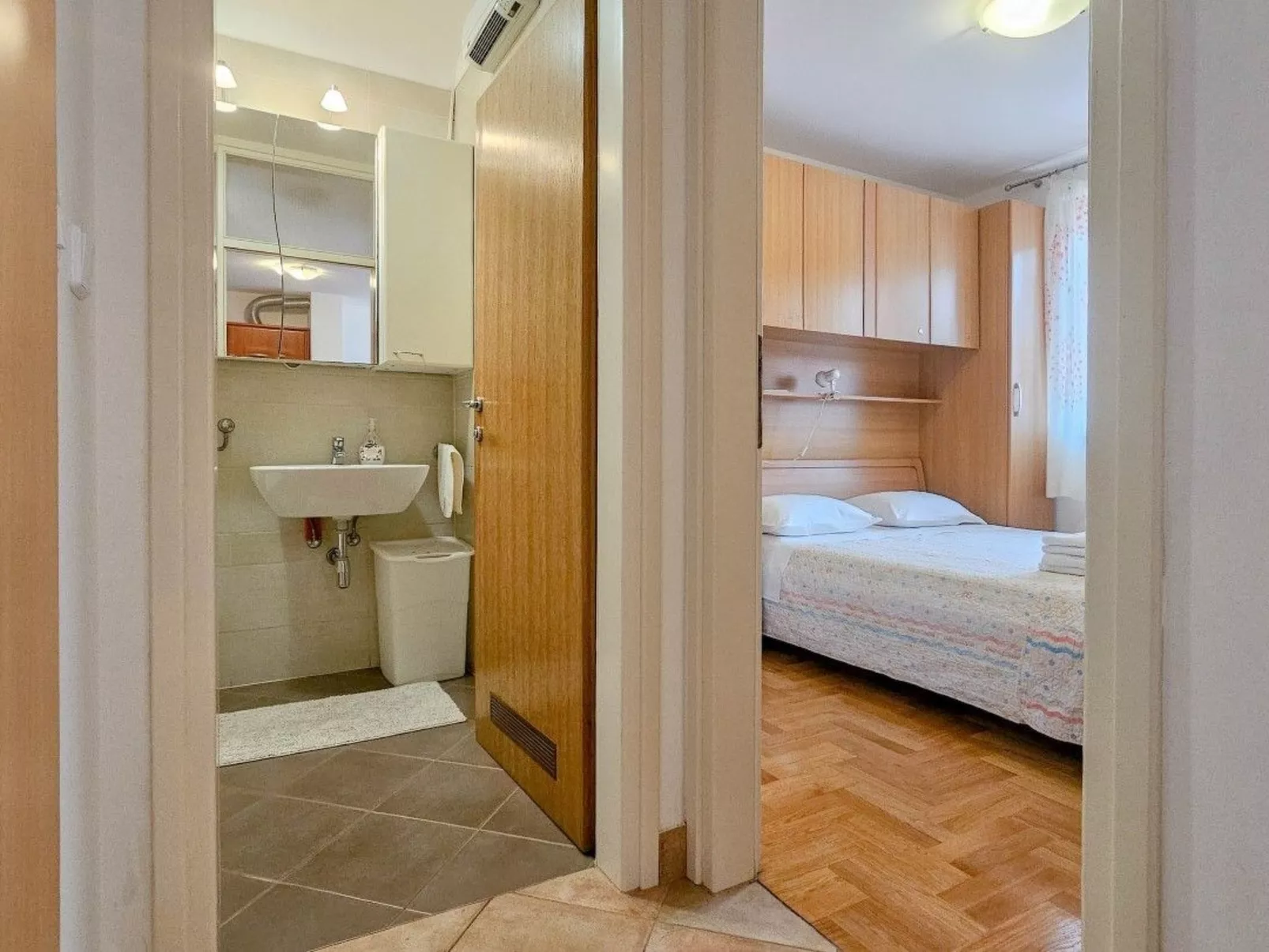 Wohnung "Senka" direkt am Strand-Inside