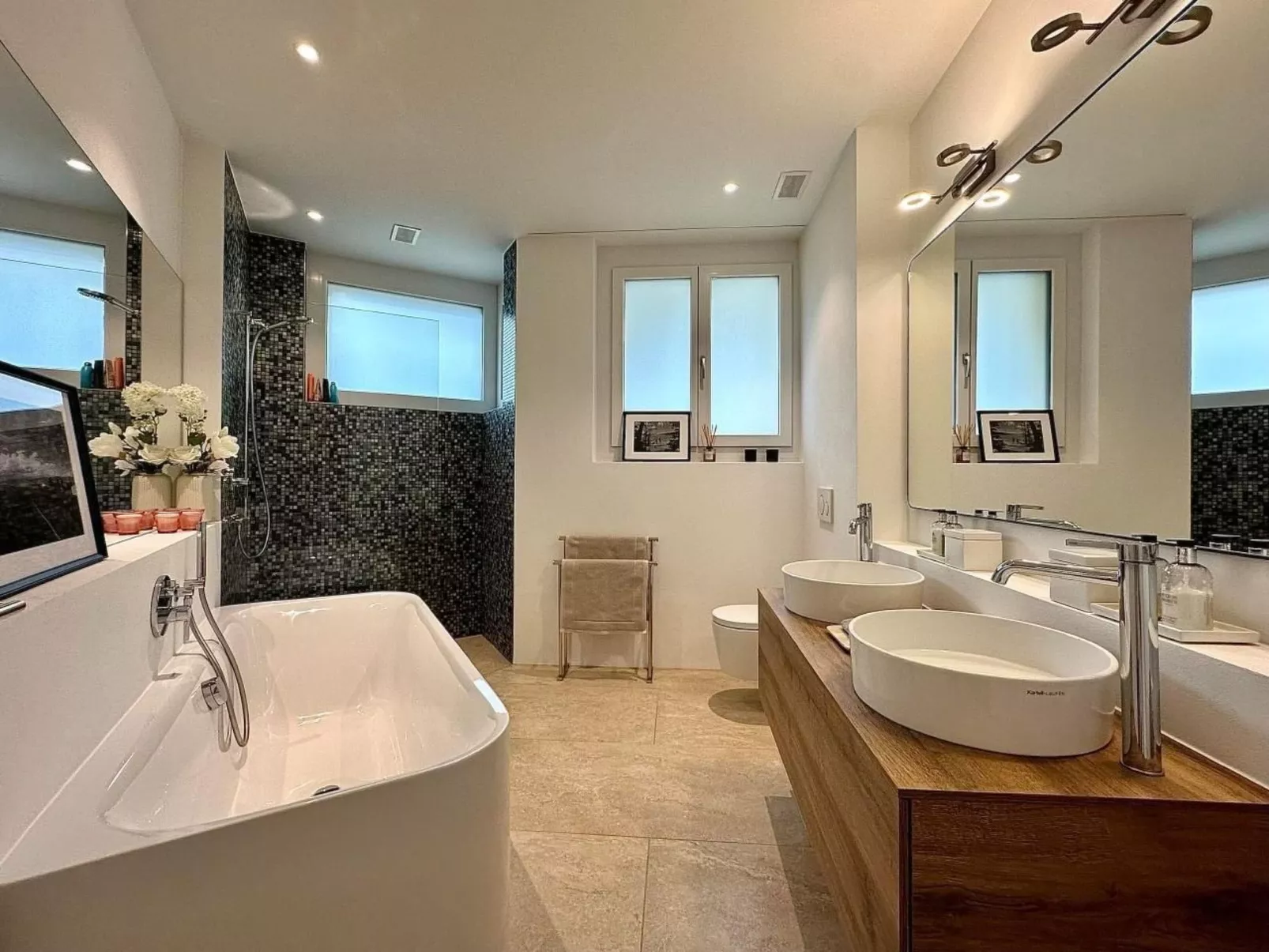 "Lakeview" - a design holiday home-Inside