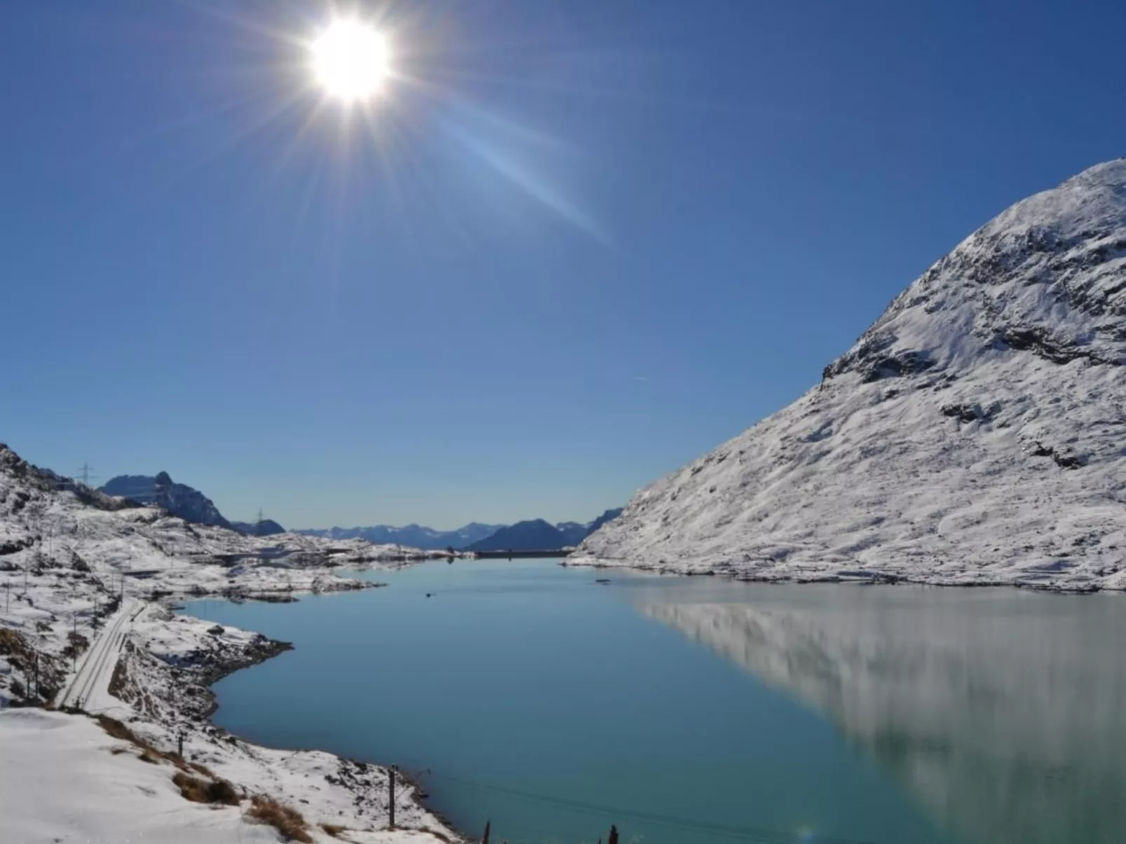 Sonnige 2.5-Zimmer Wohnung an ruhiger Lage-Draußen