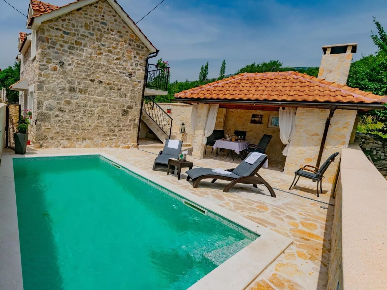 Villa Mara in Drniš-Draußen