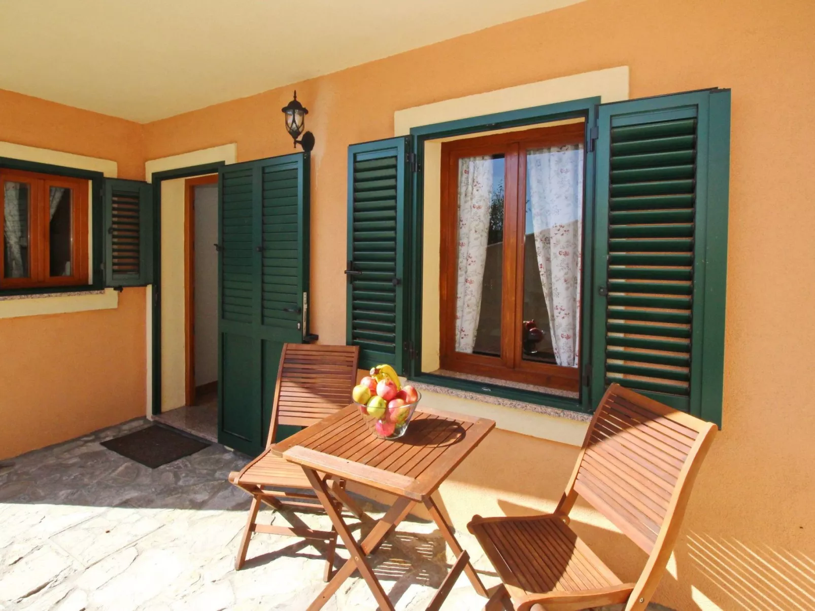 Renoviertes Steinhaus mit Garten und Pool ideal für ein erholsamen Urlaub-Outside