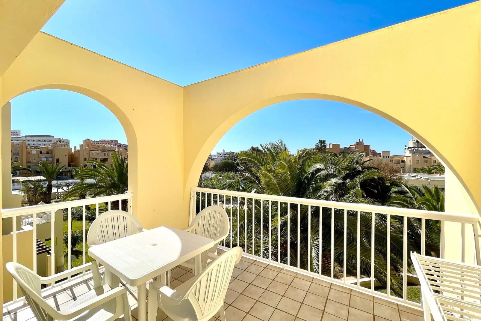 Moguima 1d-Terrace balcony
