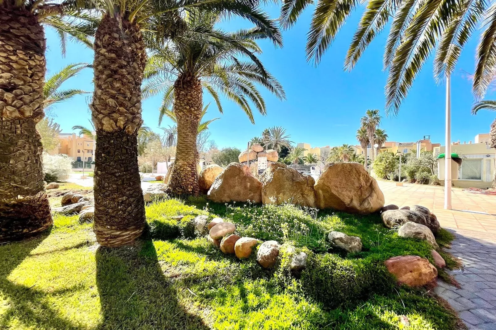 Moguima 1d-Gardens summer