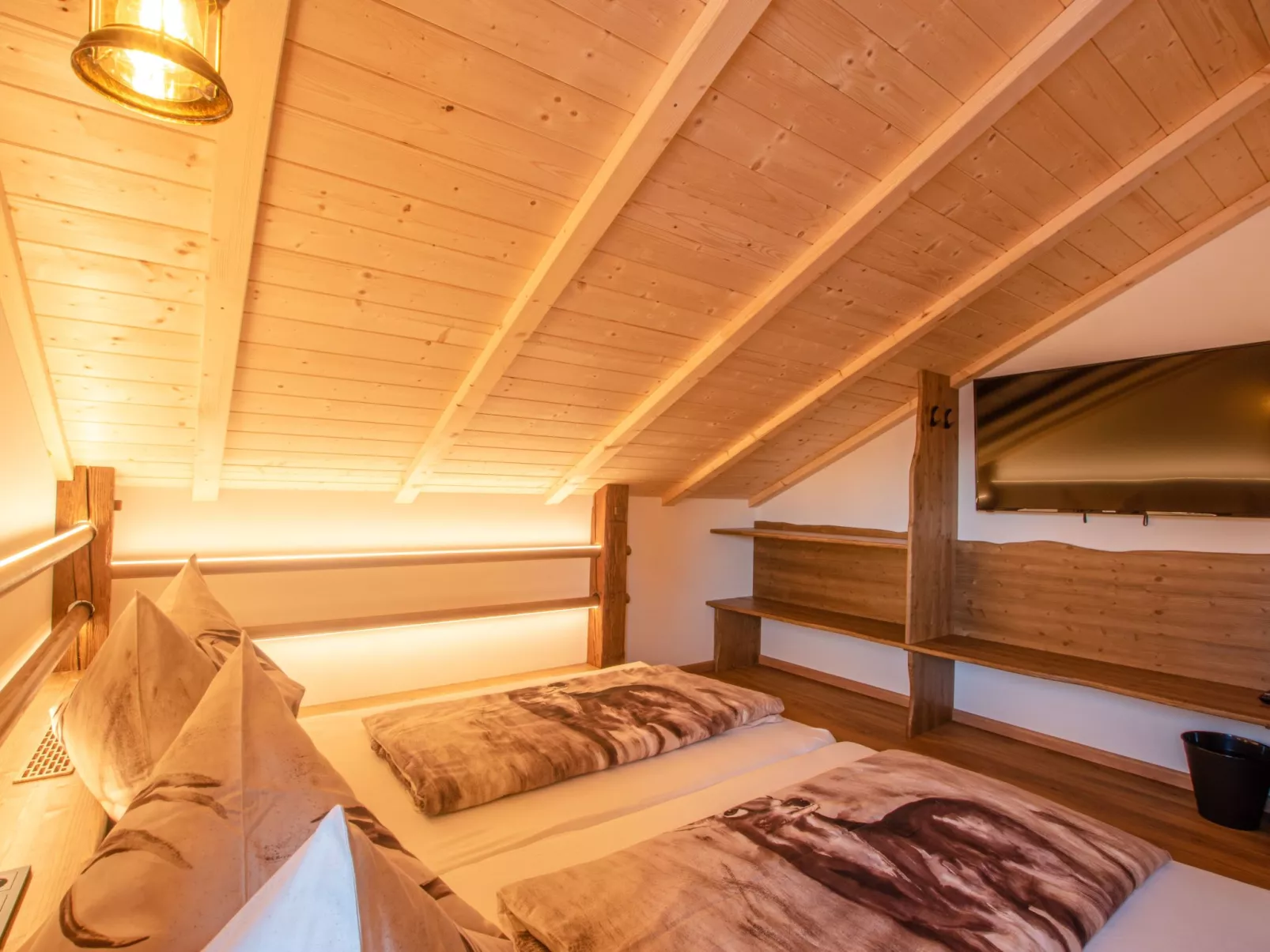 Alpen Chalet-Drinnen