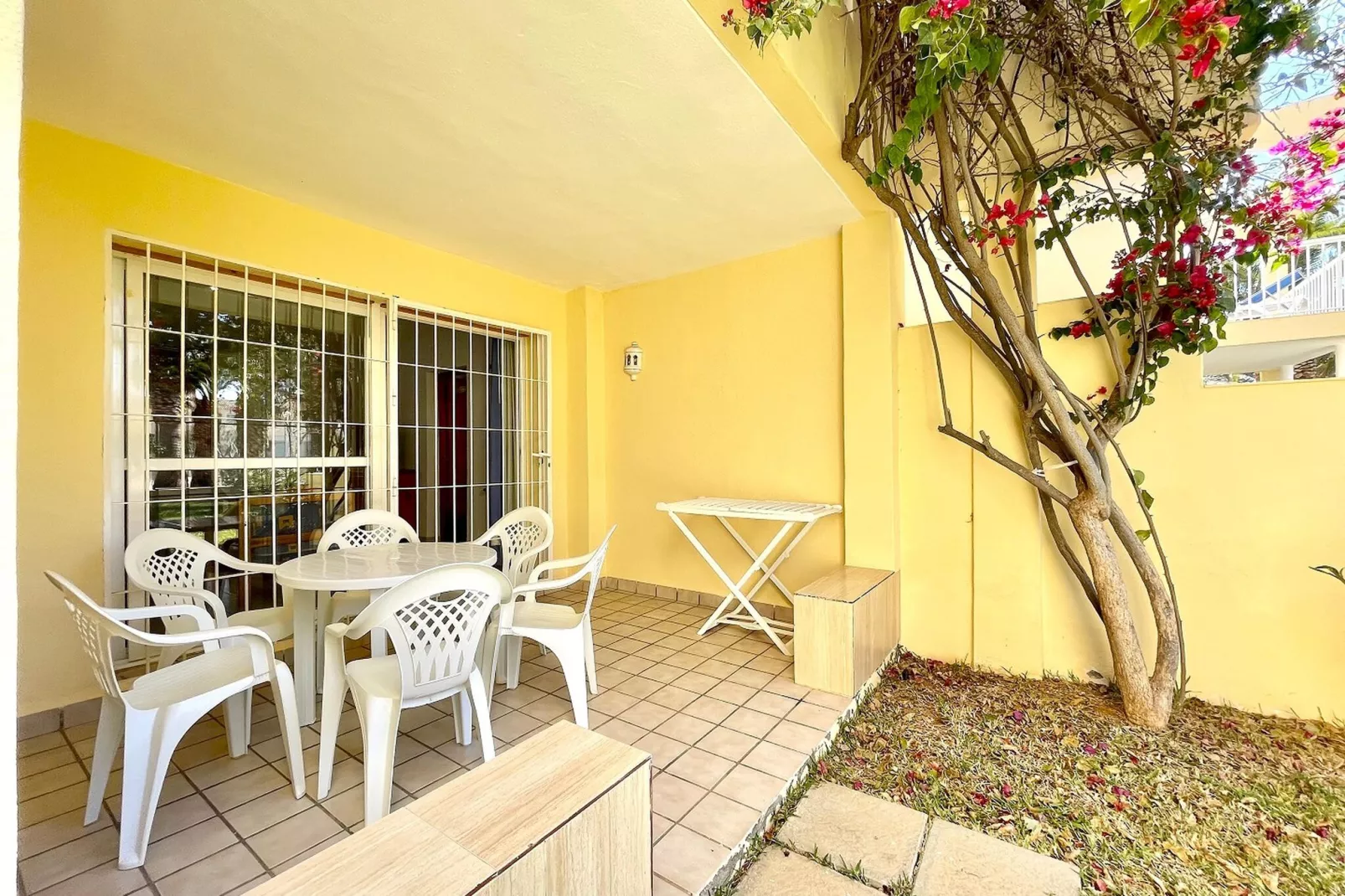Moguima 2d-Terrace balcony