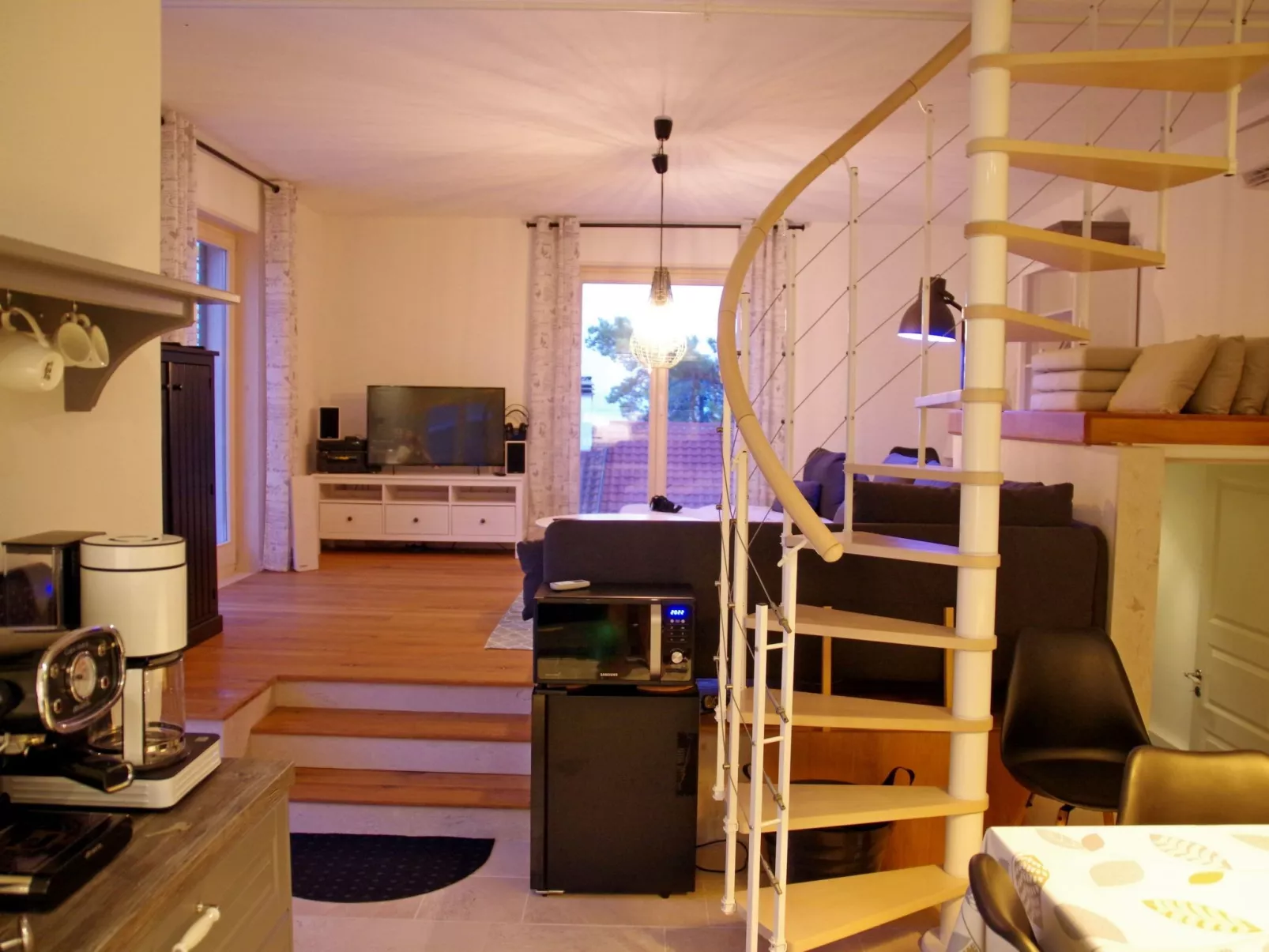 Schönes Ferienhaus mit privatem Pool-Inside