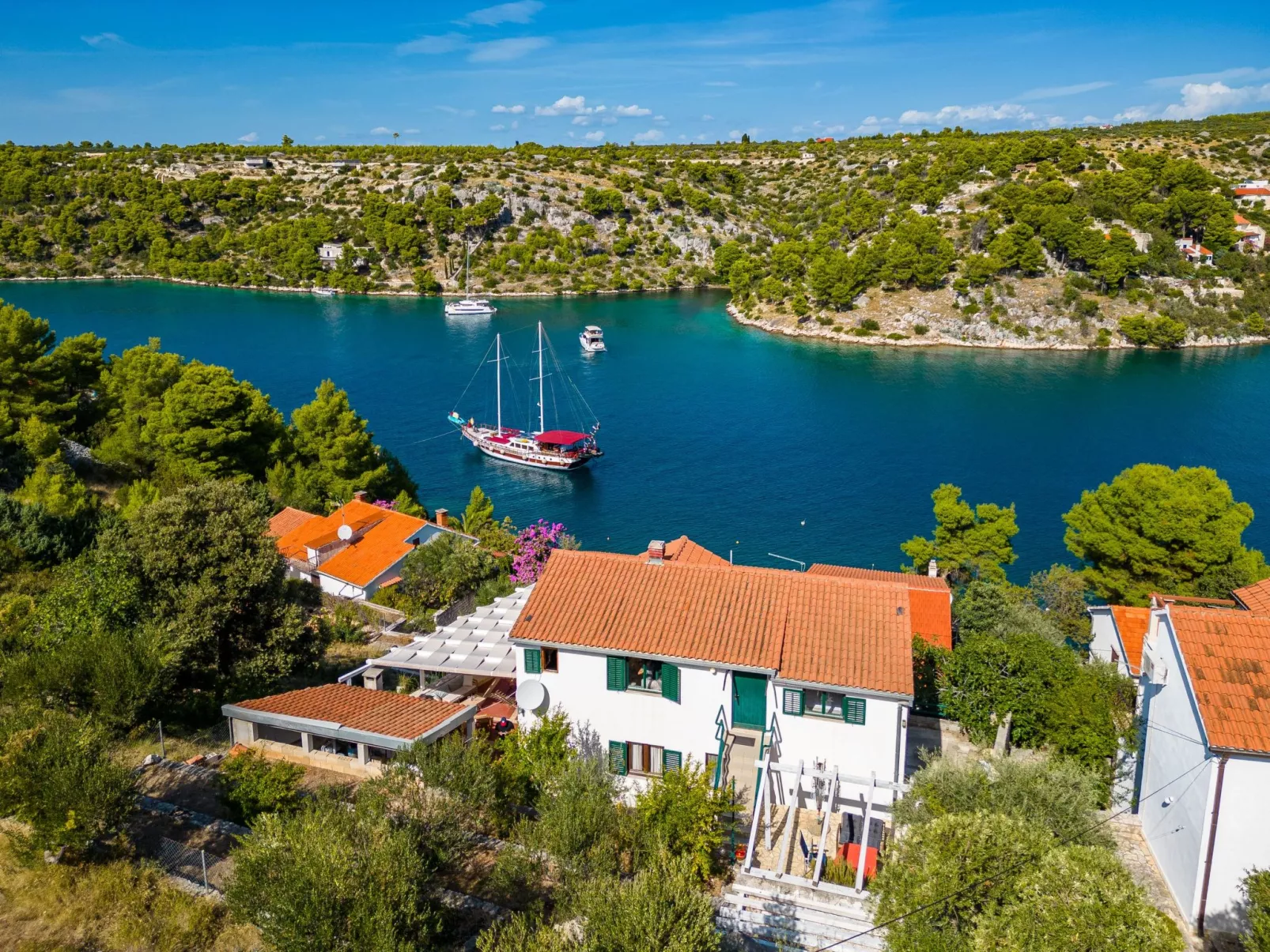 Villa Tudor mit atemberaubender Aussicht-Draußen