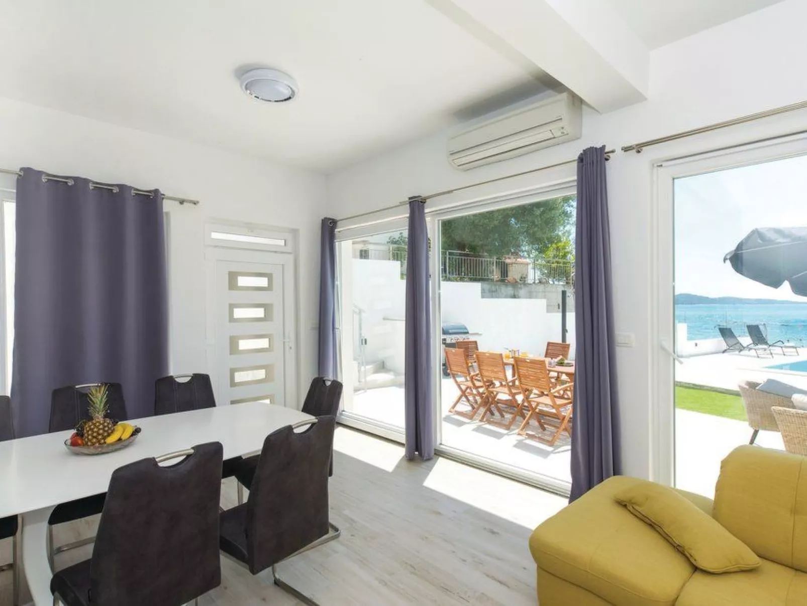 Villa Felicita für 12 Personen in Zaboric-Inside