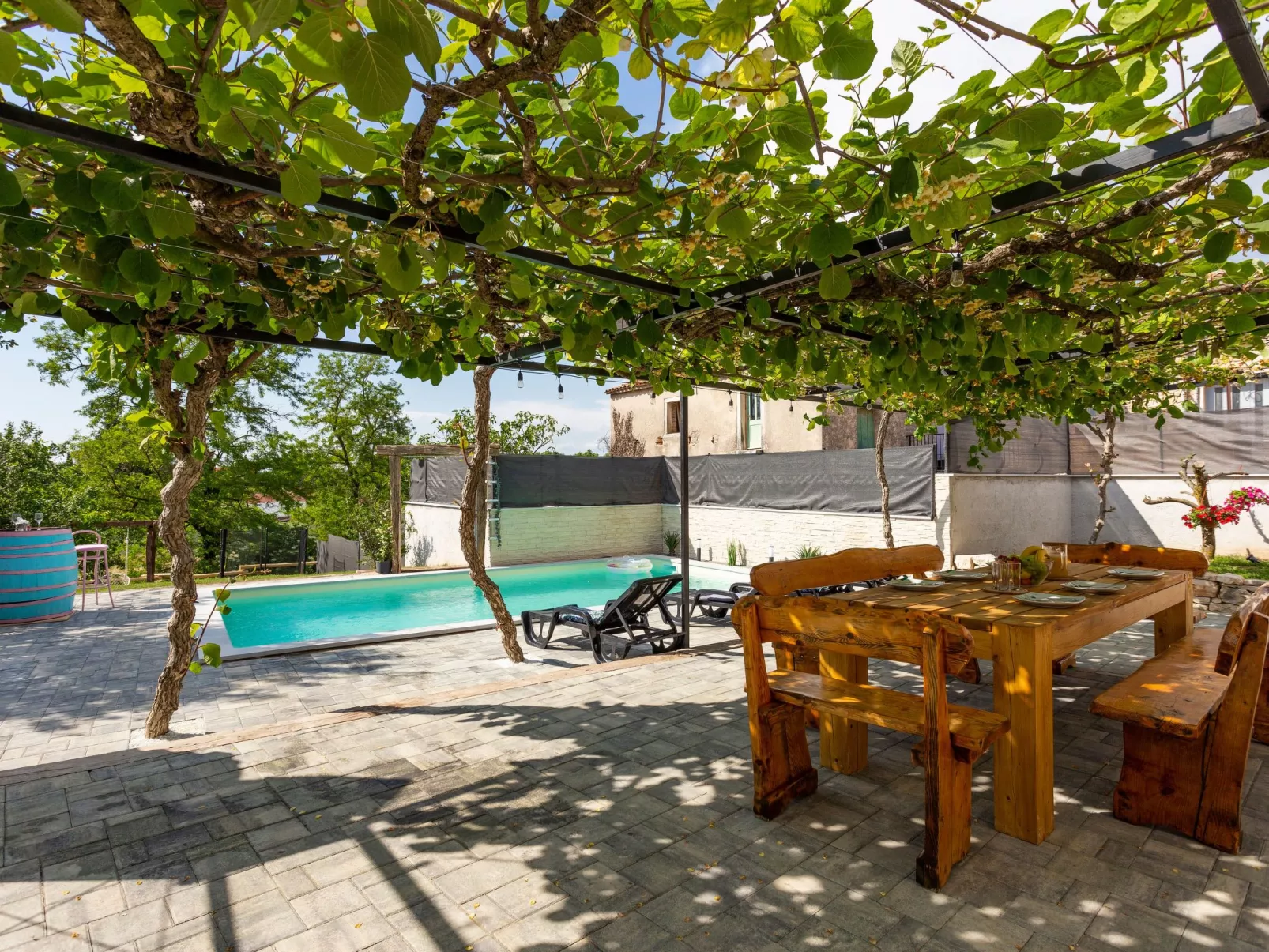 Schönes Ferienhaus in Modrusani mit Großem Garten-Draußen