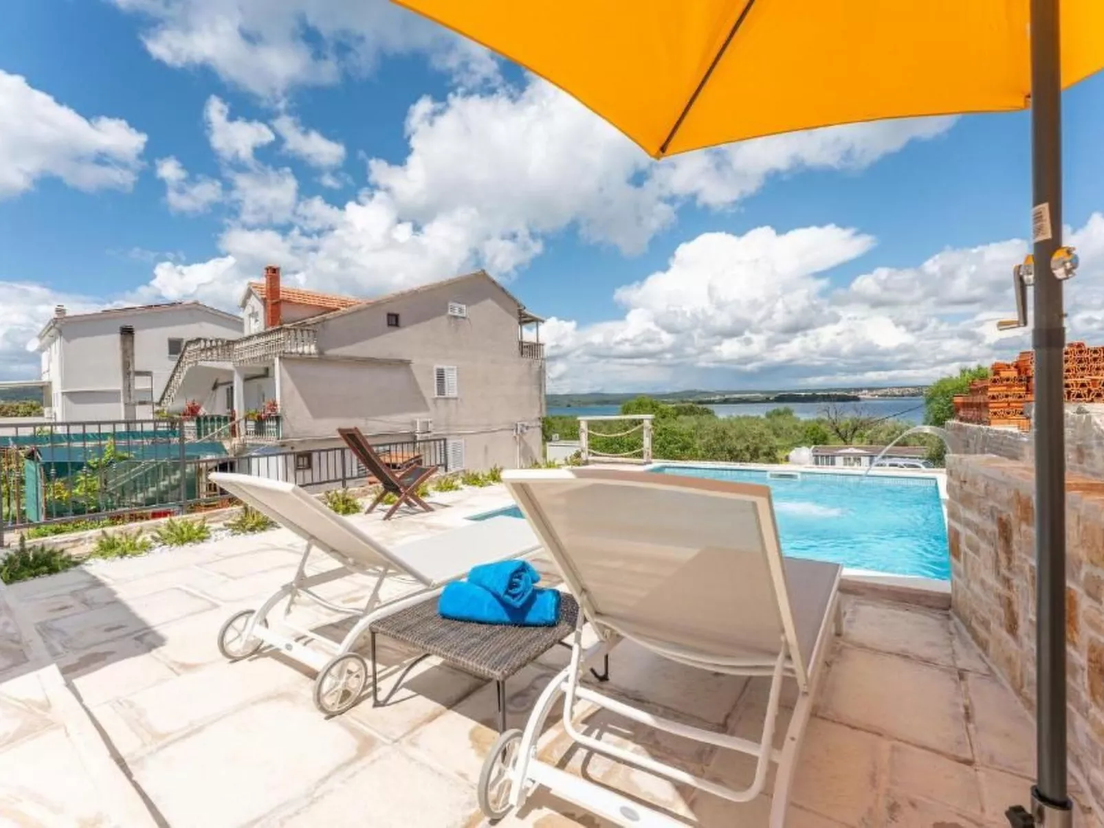 "Haus 51" direkt am Strand-Dehors