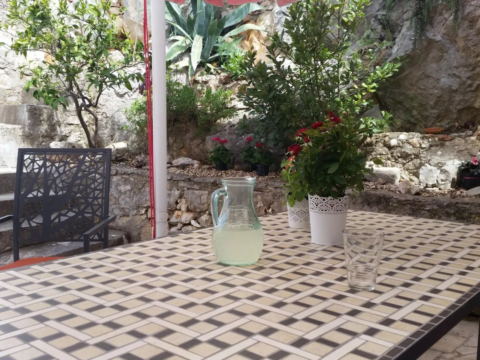 Charmantes Steinhaus mit Pool und Panoramablick-Dehors