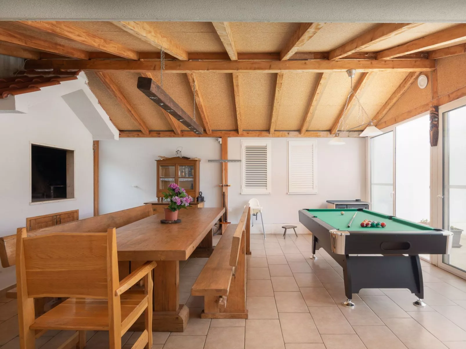 In Dugopolje mit Beheiztem Pool-Inside