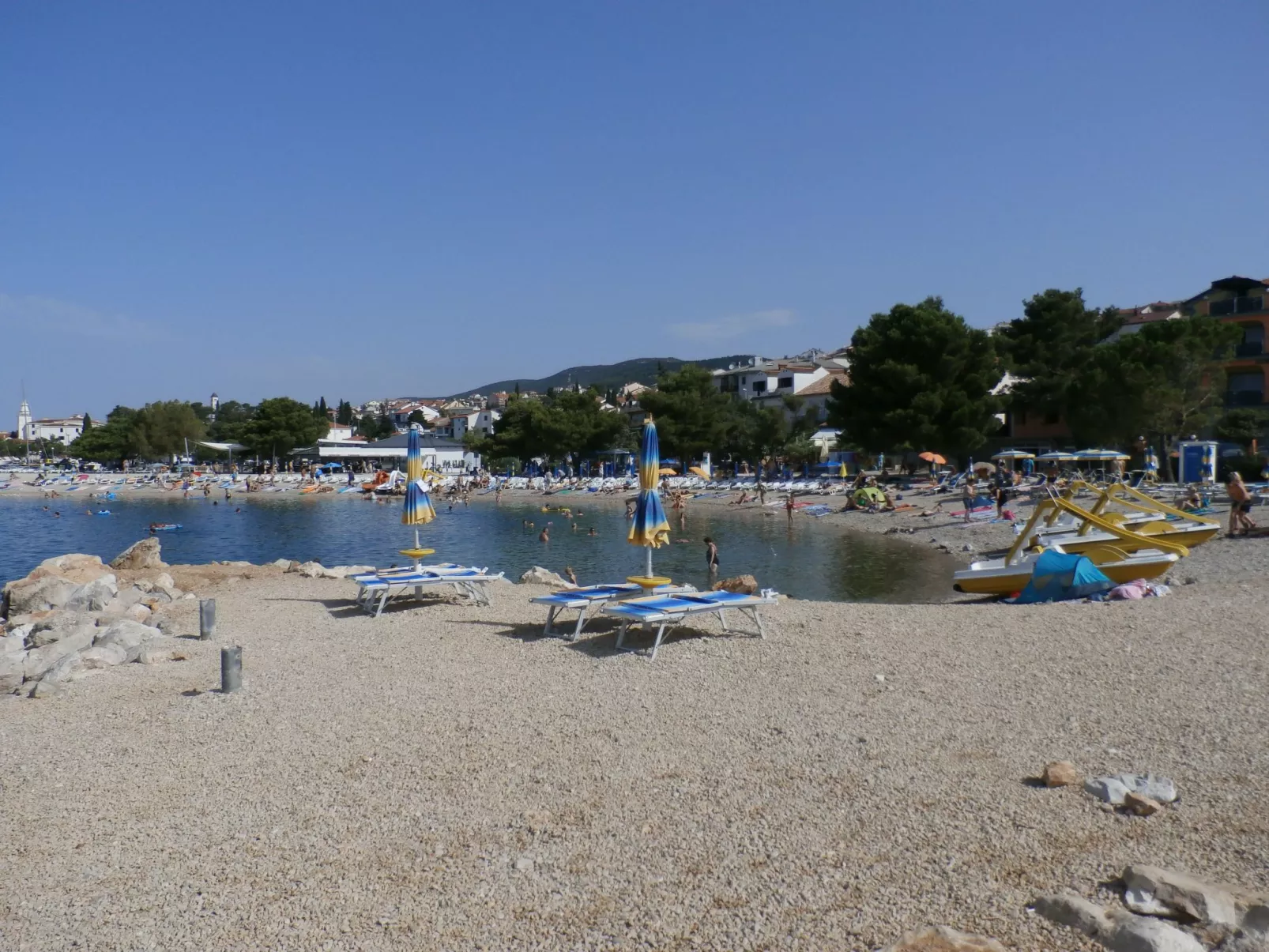 Geräumige Villa mit drei Schlafzimmern und einem ruhigen Garten-Outside