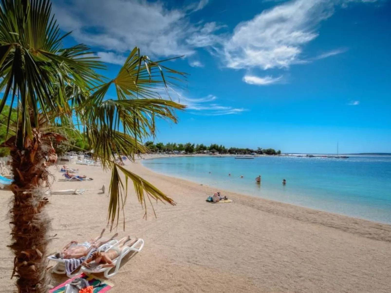 Stylisches Haus für 8 Personen und 4 Kinder-Outside
