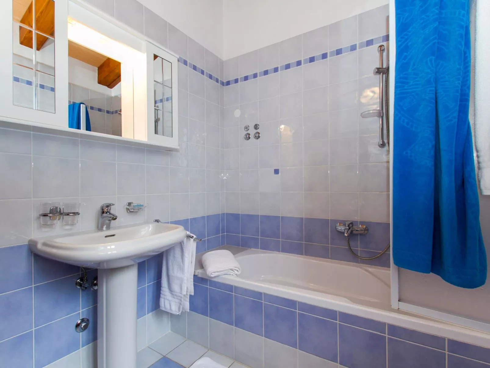 Familiäre 5-Schlafzimmer-Villa mit Gemeinschaftspools-Dedans