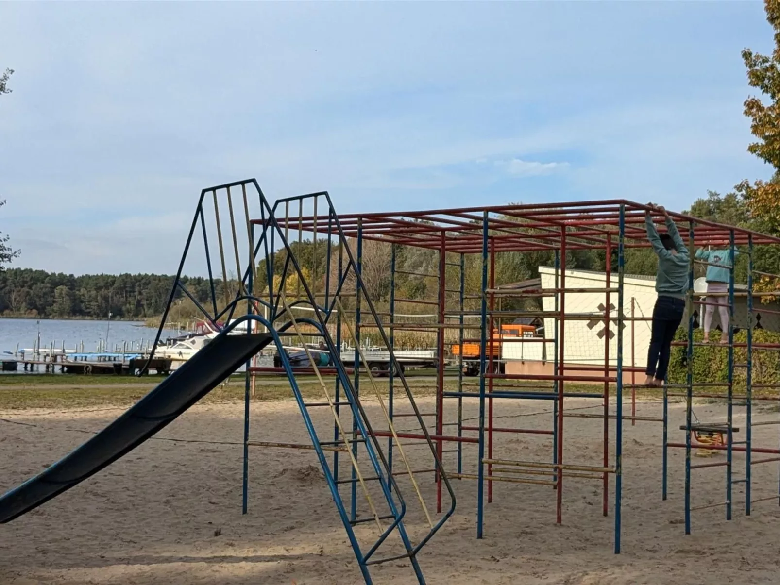 Mit Garten, Grill und Terrasse-Outside