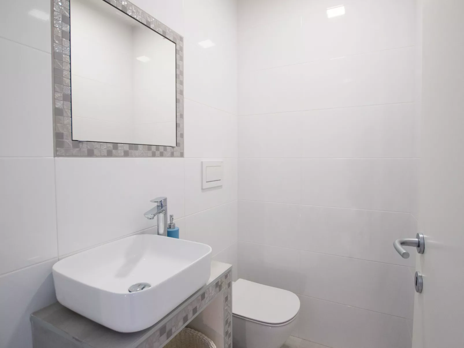 'Villa Selest' mit Wasserblick-Dedans