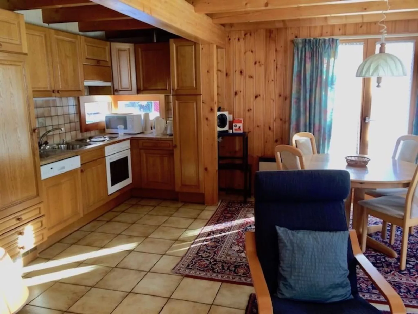 Chalet, Dil Arom, geschlossener Garten-Inside