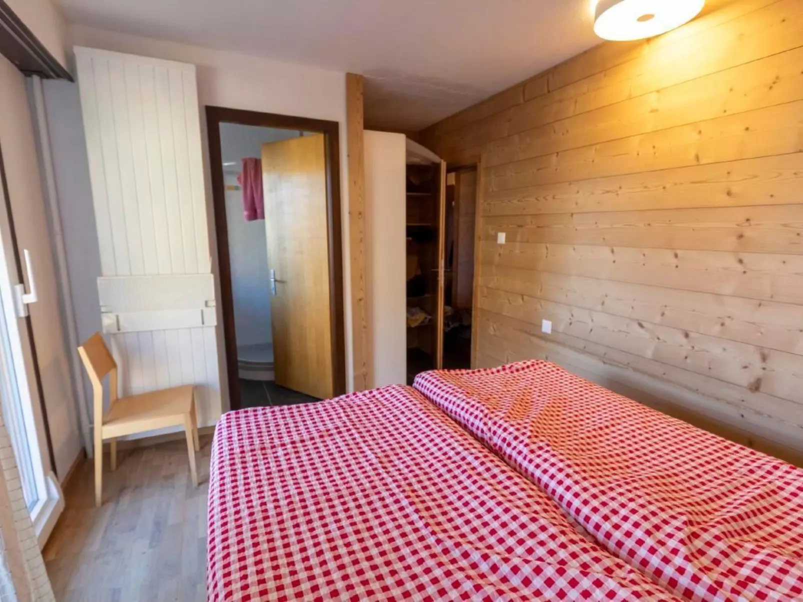 3 Zi FeWo App 23. Le Miroi an Skipiste-Drinnen