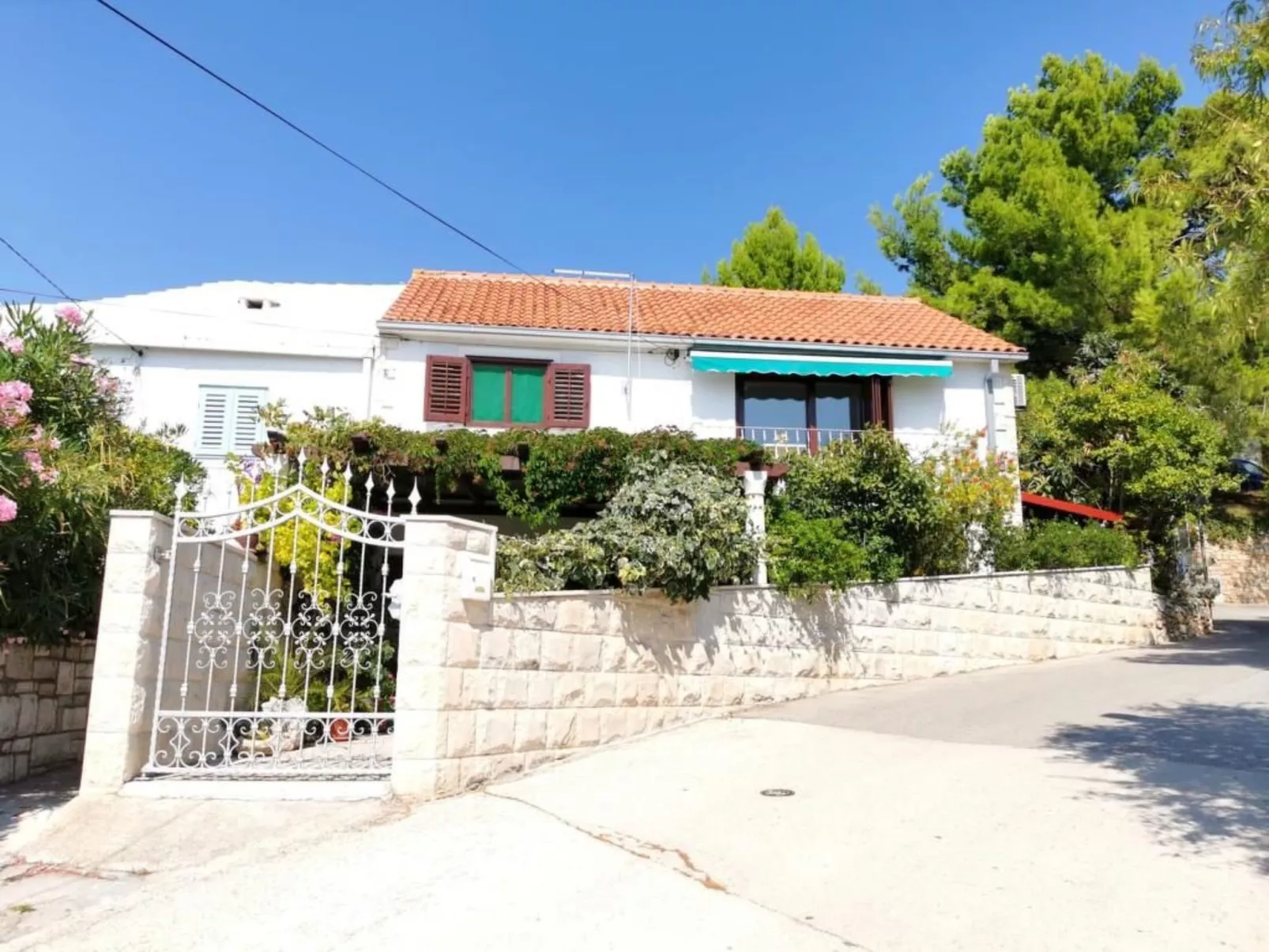 Für 3 Personen  + 1 Kind ca. 55 m&sup2; in Bol, Adriaküste Kroatien (Kroatische-Image-tags.info