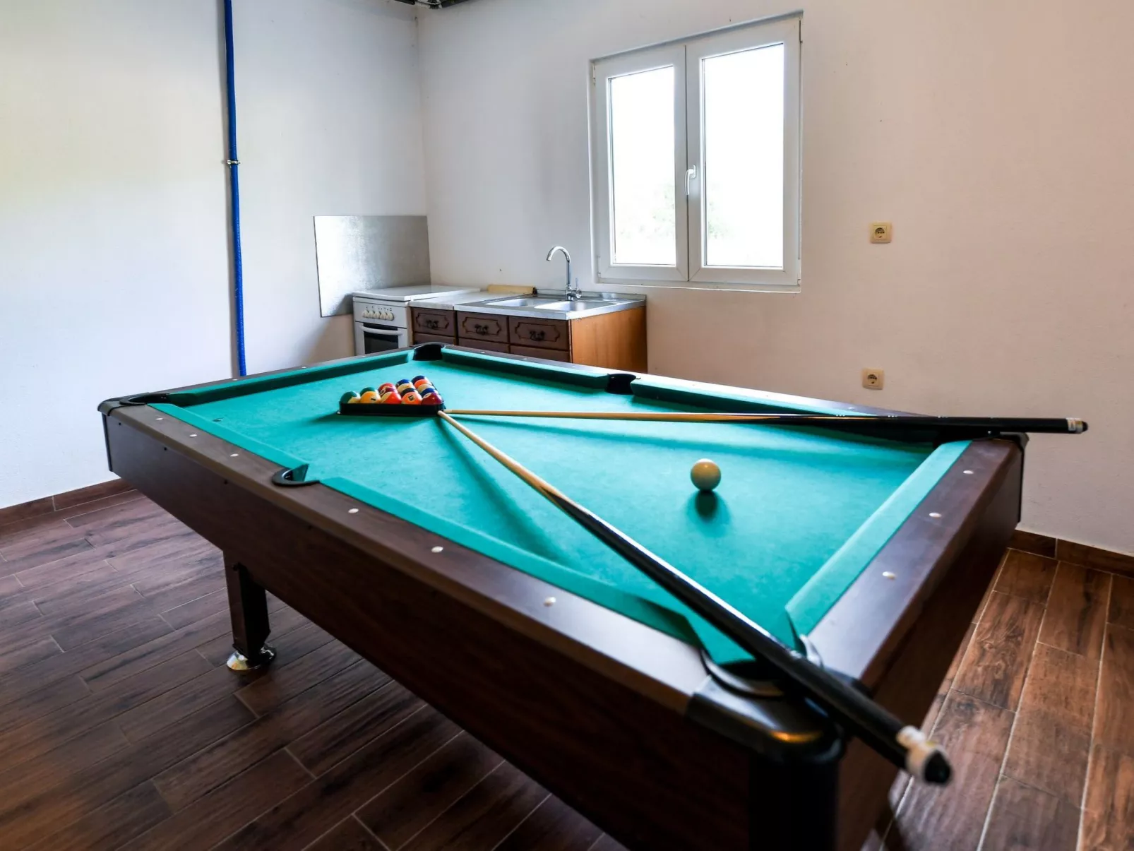 Charmantes Ferienhaus in Donje Rastane-Inside