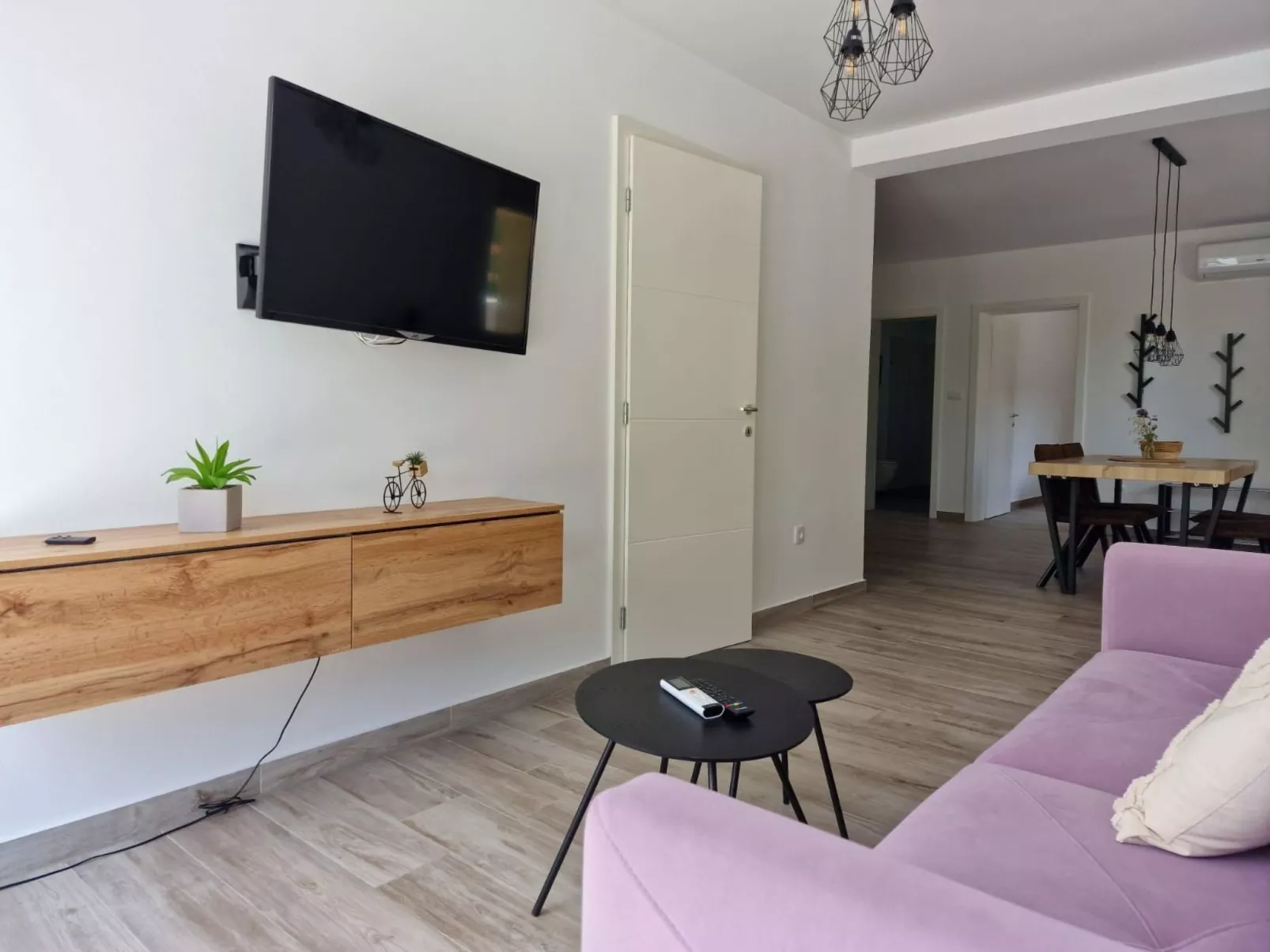 Großes Ferienhaus zur alleinigen Nutzung mit Pool-Inside