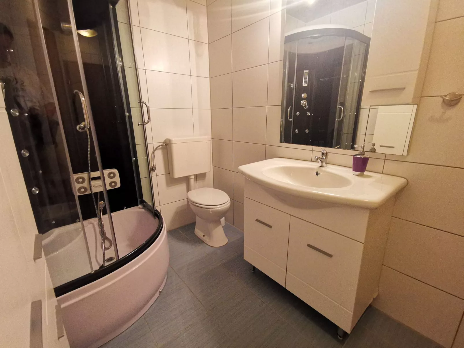 Wohnung 70m vom Strand entfernt, mit AC und WiFi-Drinnen