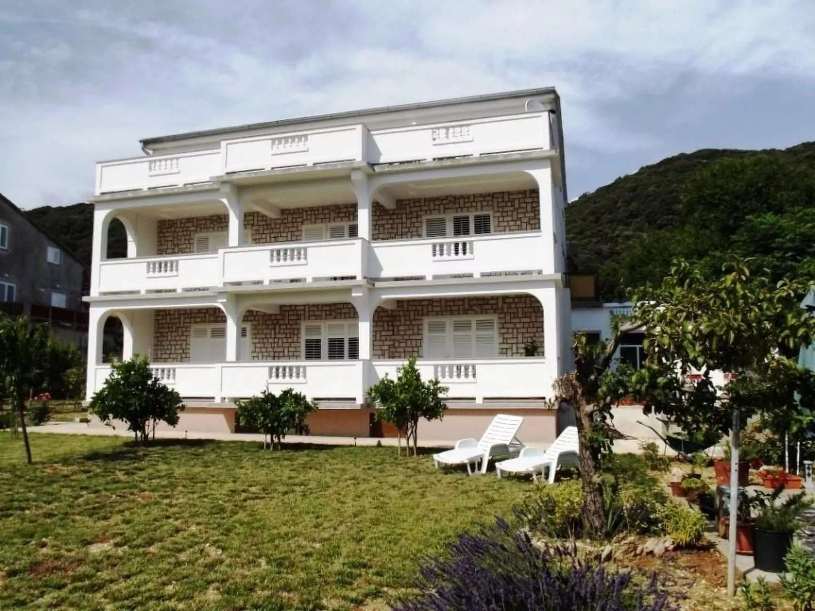 Wohnung Marica mit Balkon und herrlichem Meerblick-Outside