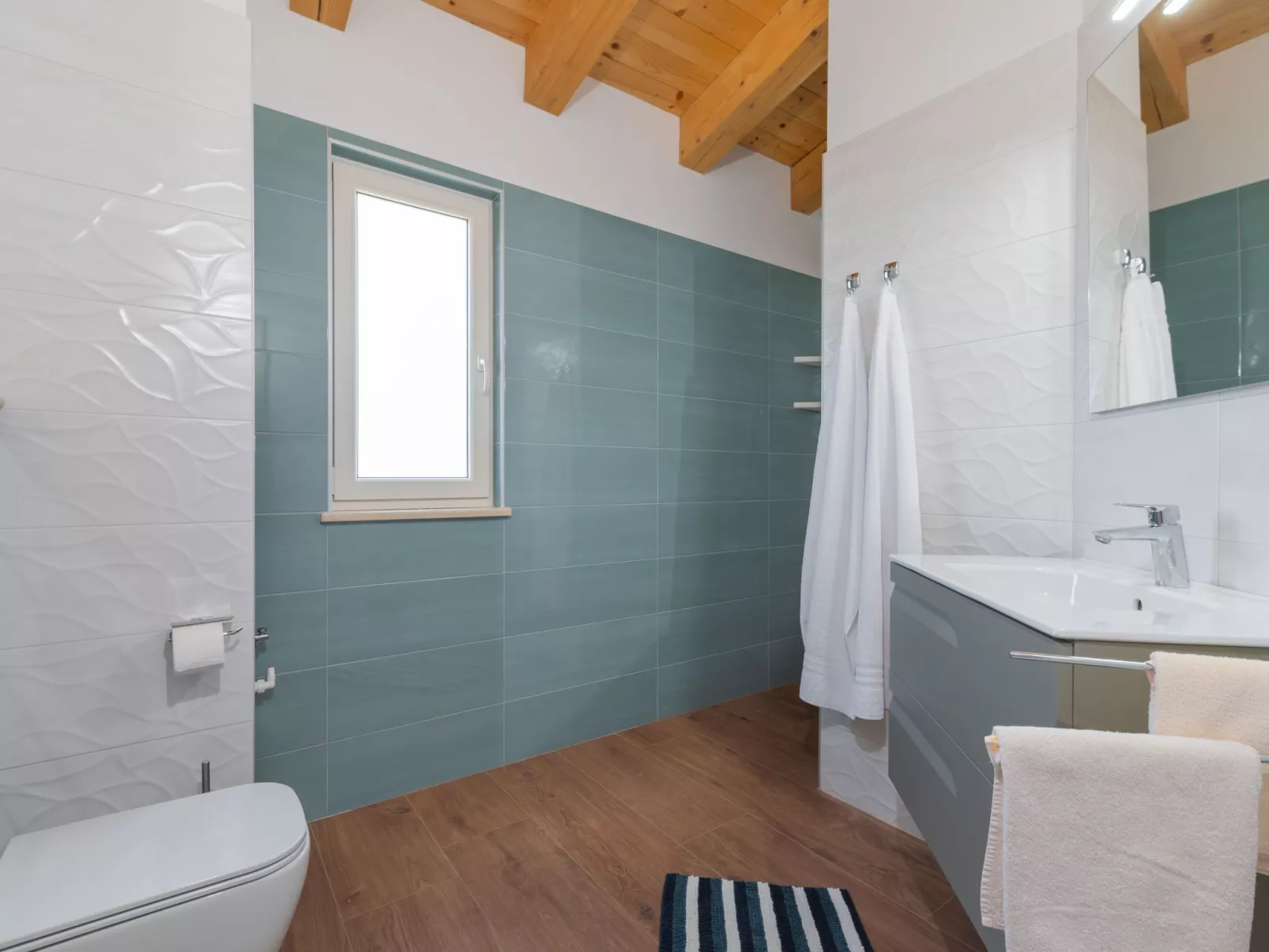 Villa Violette mit Pool nahe Stadtzentrum-Inside