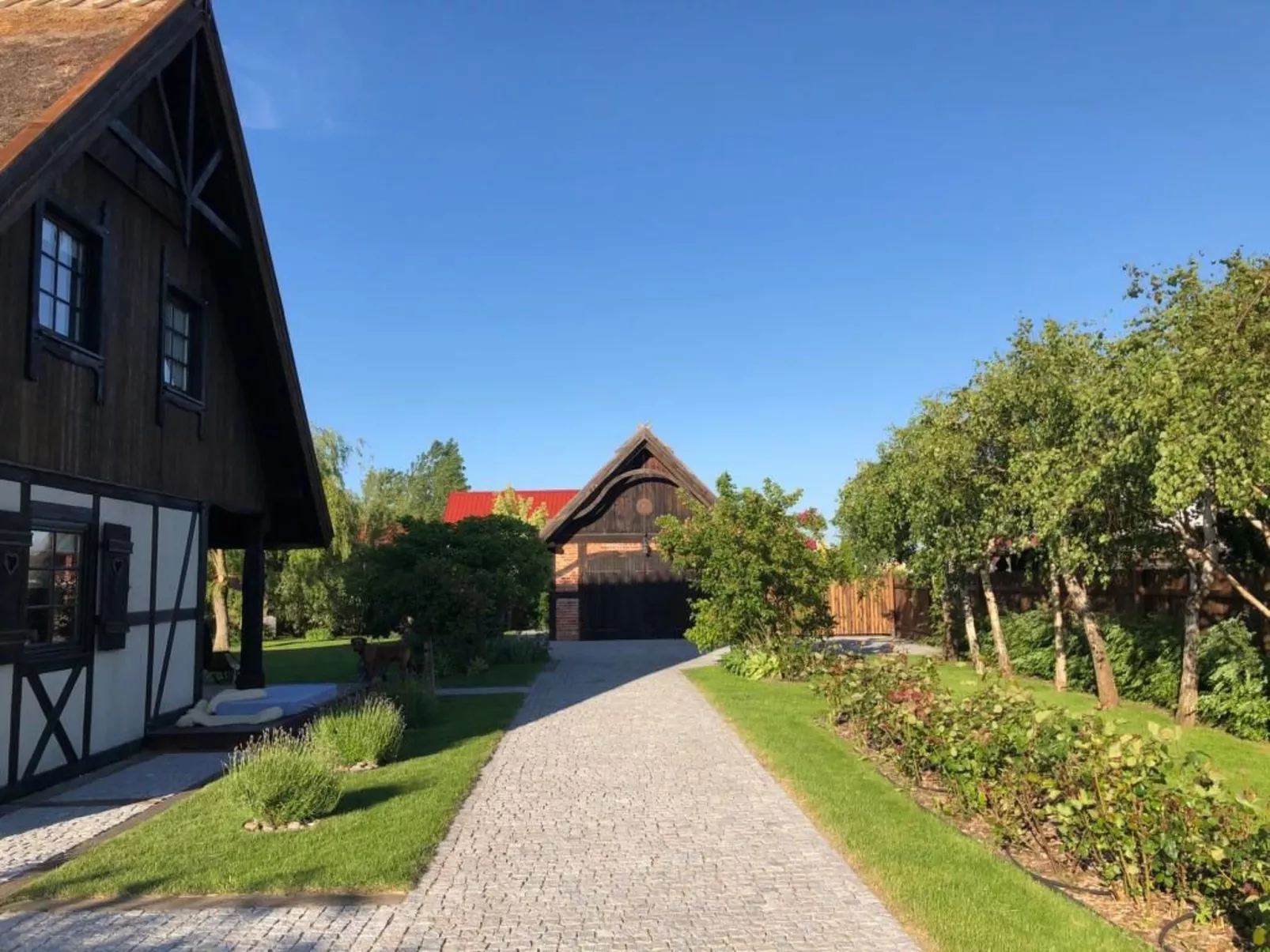 In Gąski mit Gepflegtem Garten