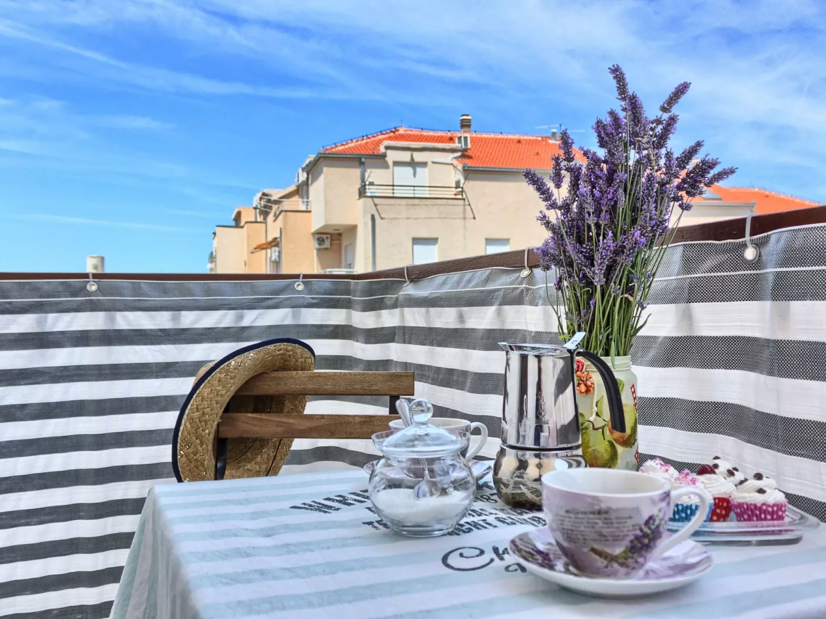 Gemütliches Studio mit Balkon-Draußen