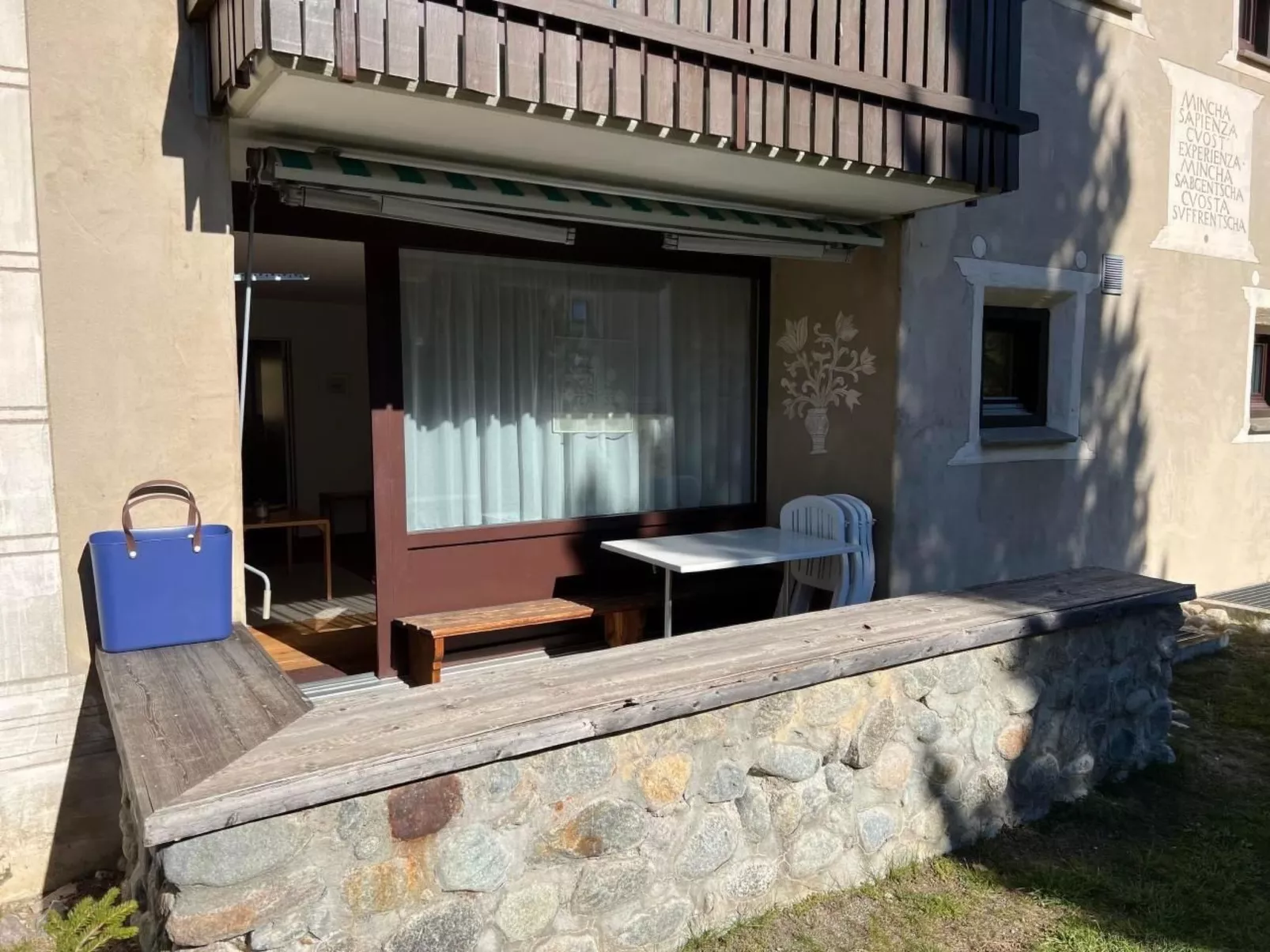 Chesa Aretztas-Outside