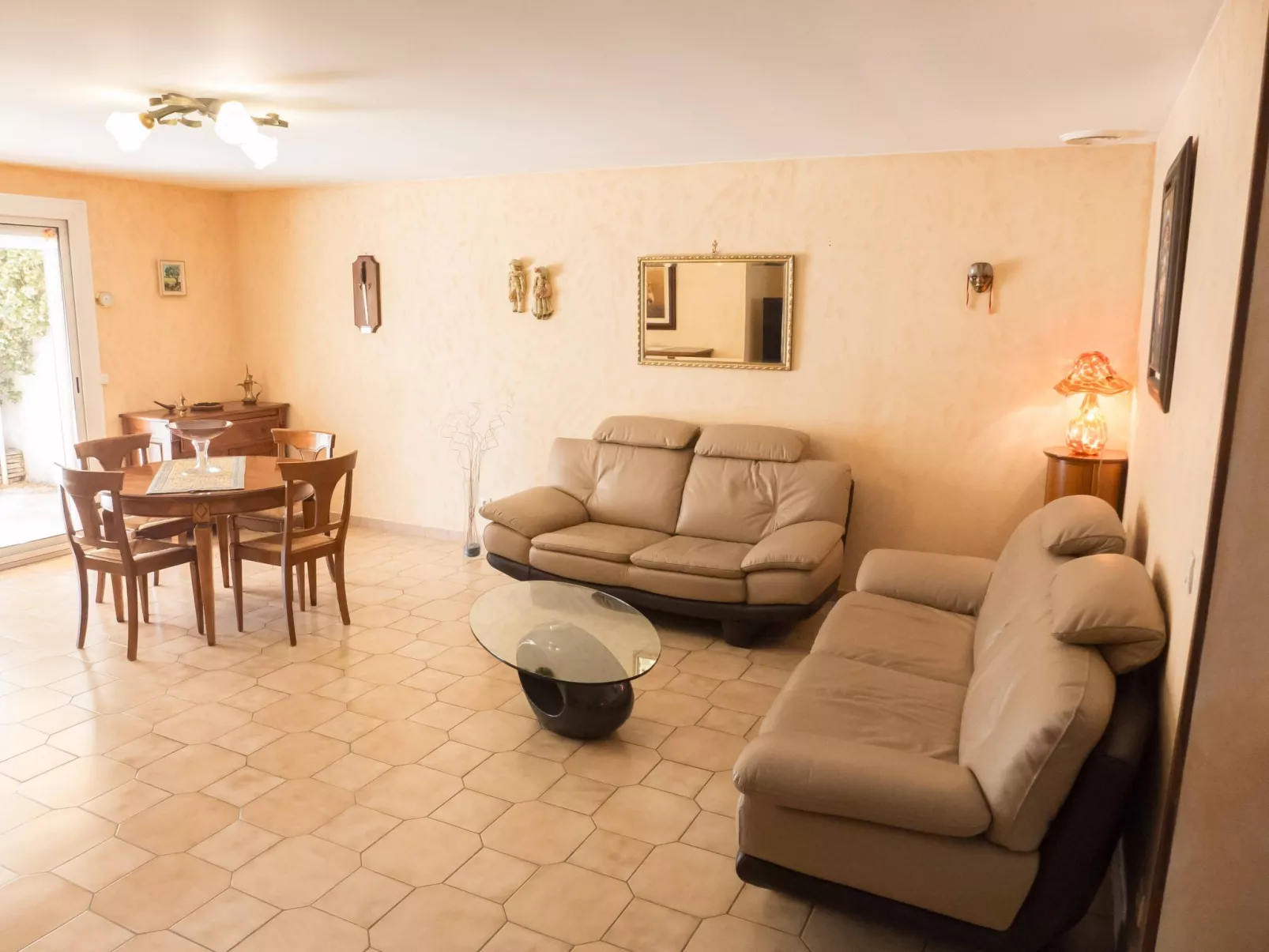 Haus für 4 Personen mit großem Privatpool