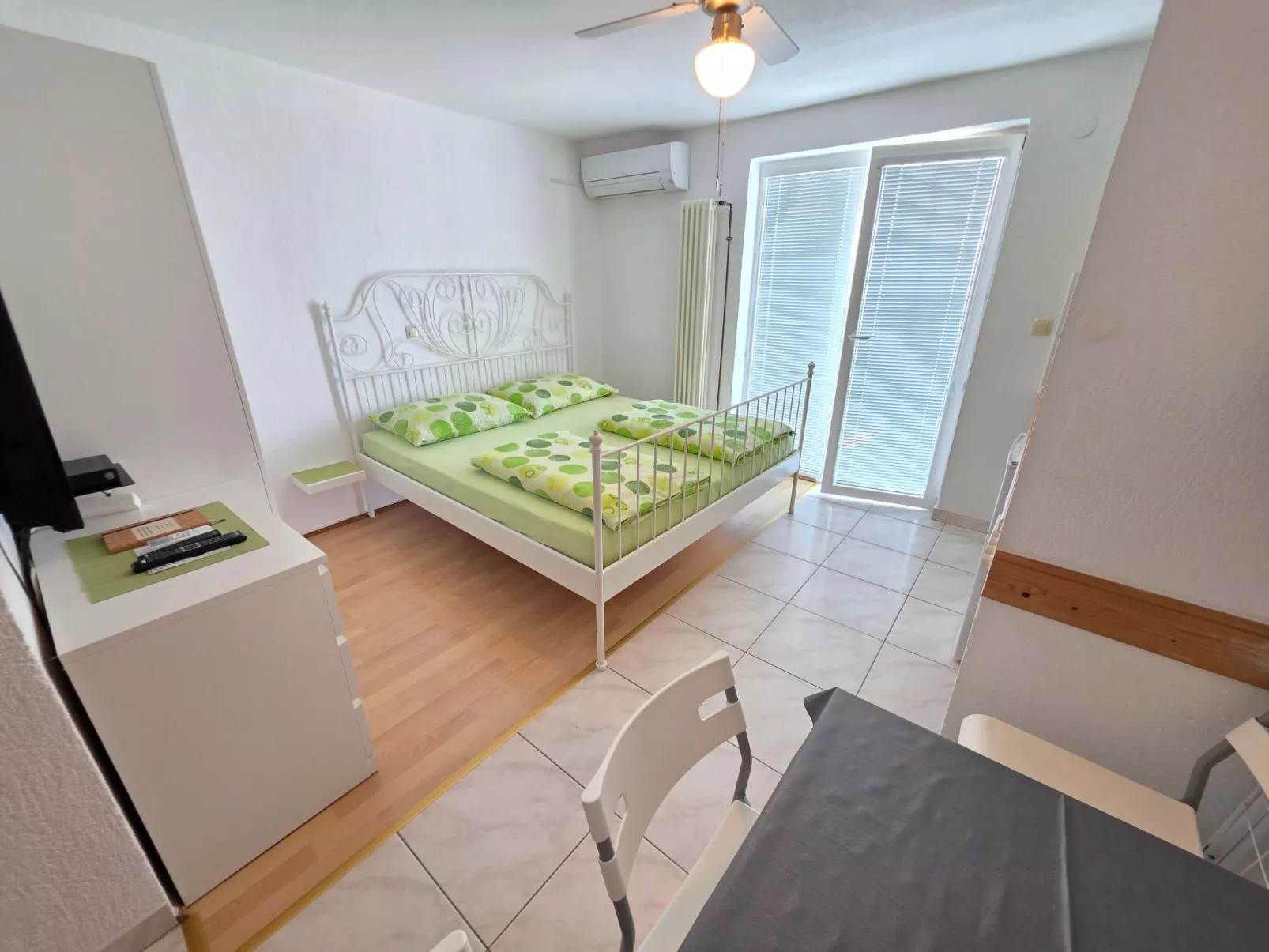 Wohnung für 4 Personen, 150m vom Strand entfernt-Inside