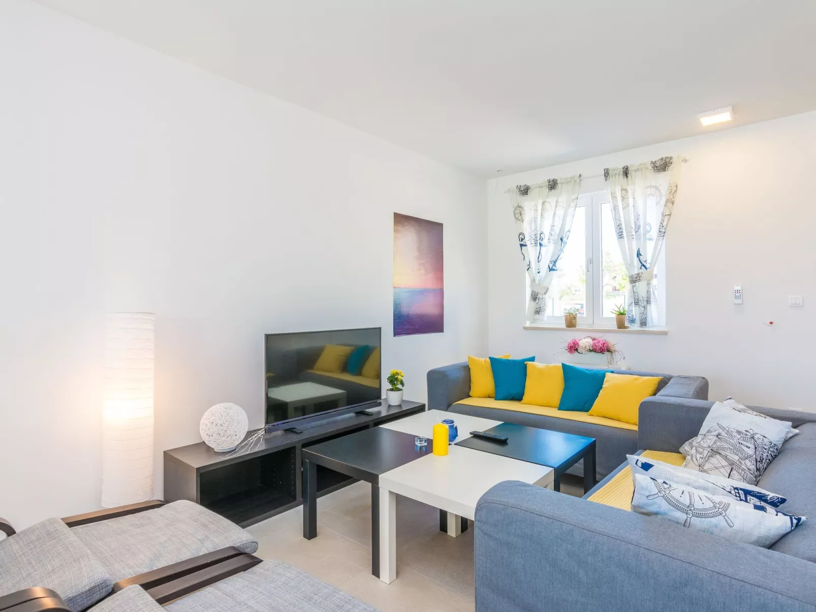 Strandvilla "Miri Olive" mit beheiztem Pool-Drinnen