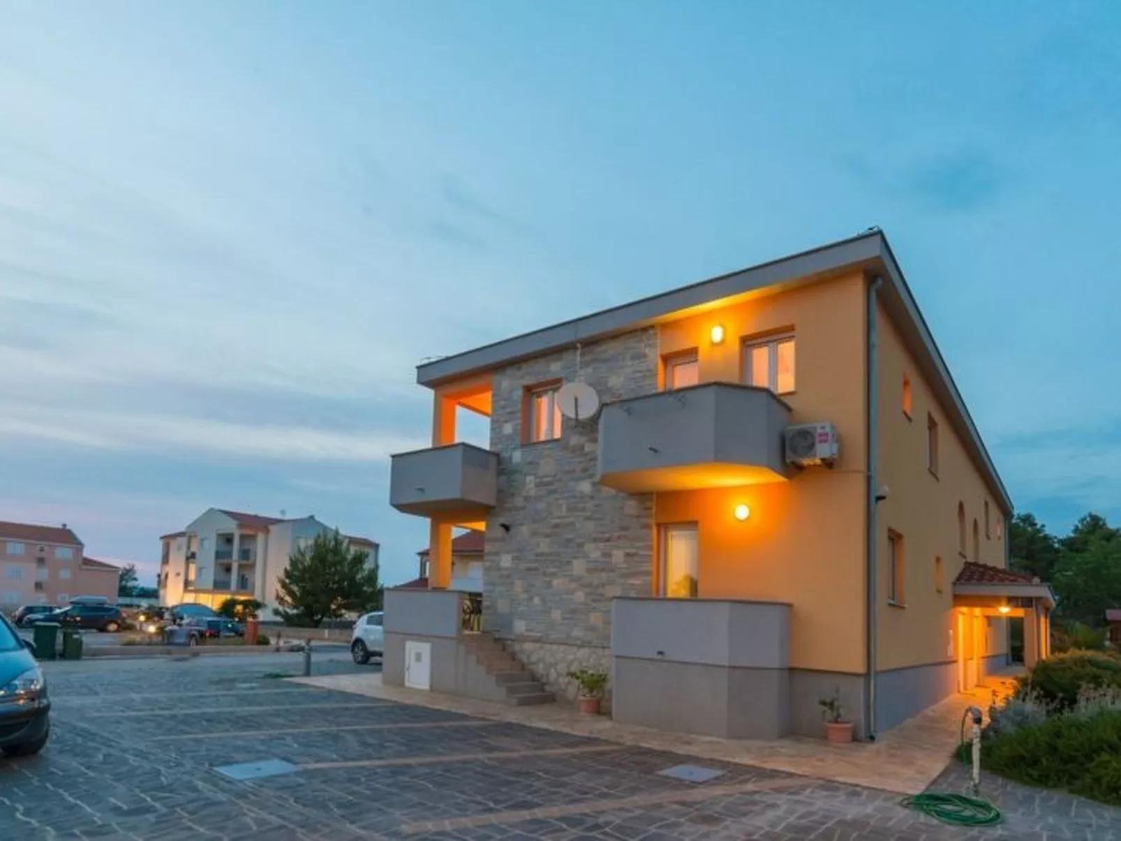 Wohnung "Maestral 03" direkt am Strand-Draußen