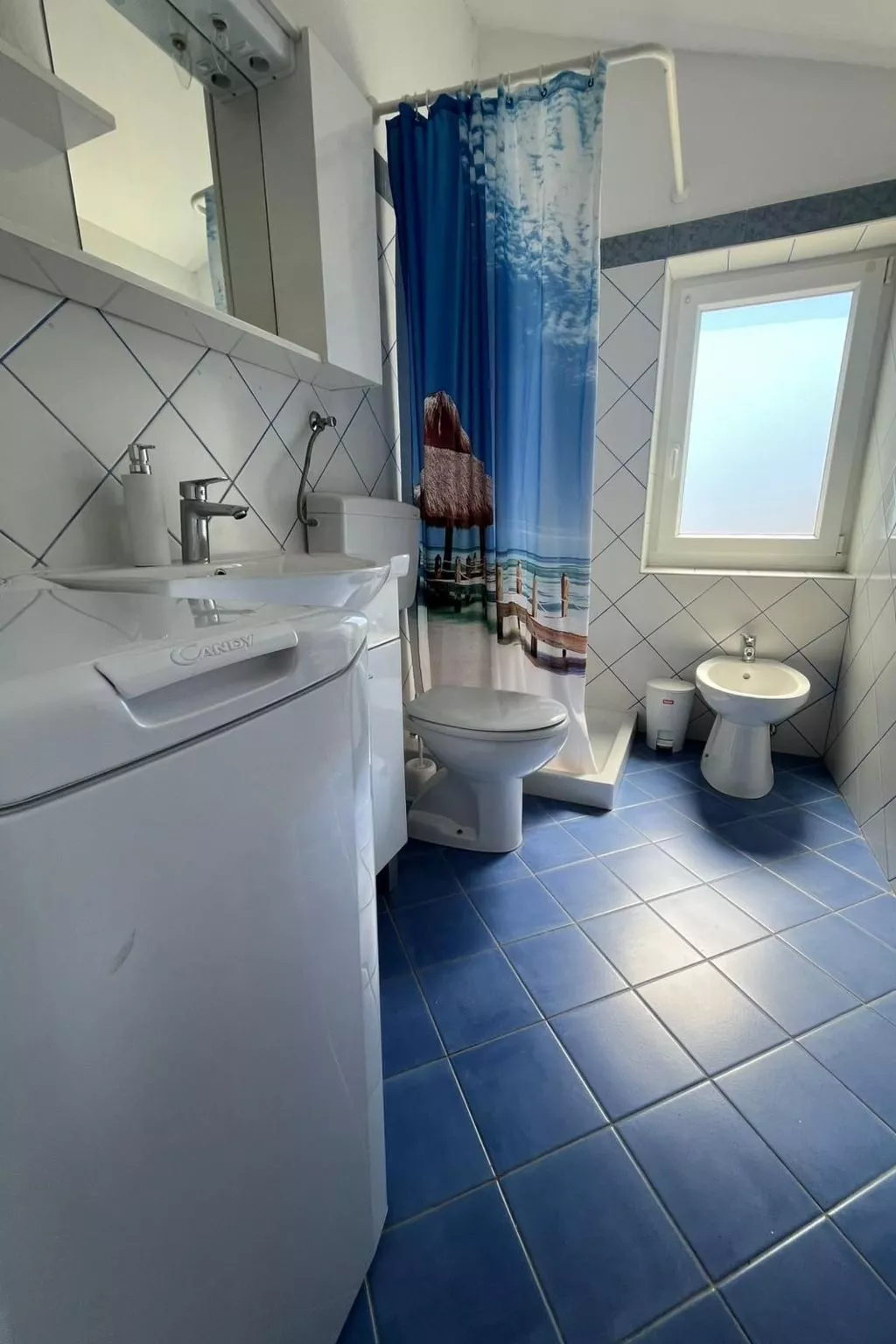 Meri 5 Villa-Drinnen