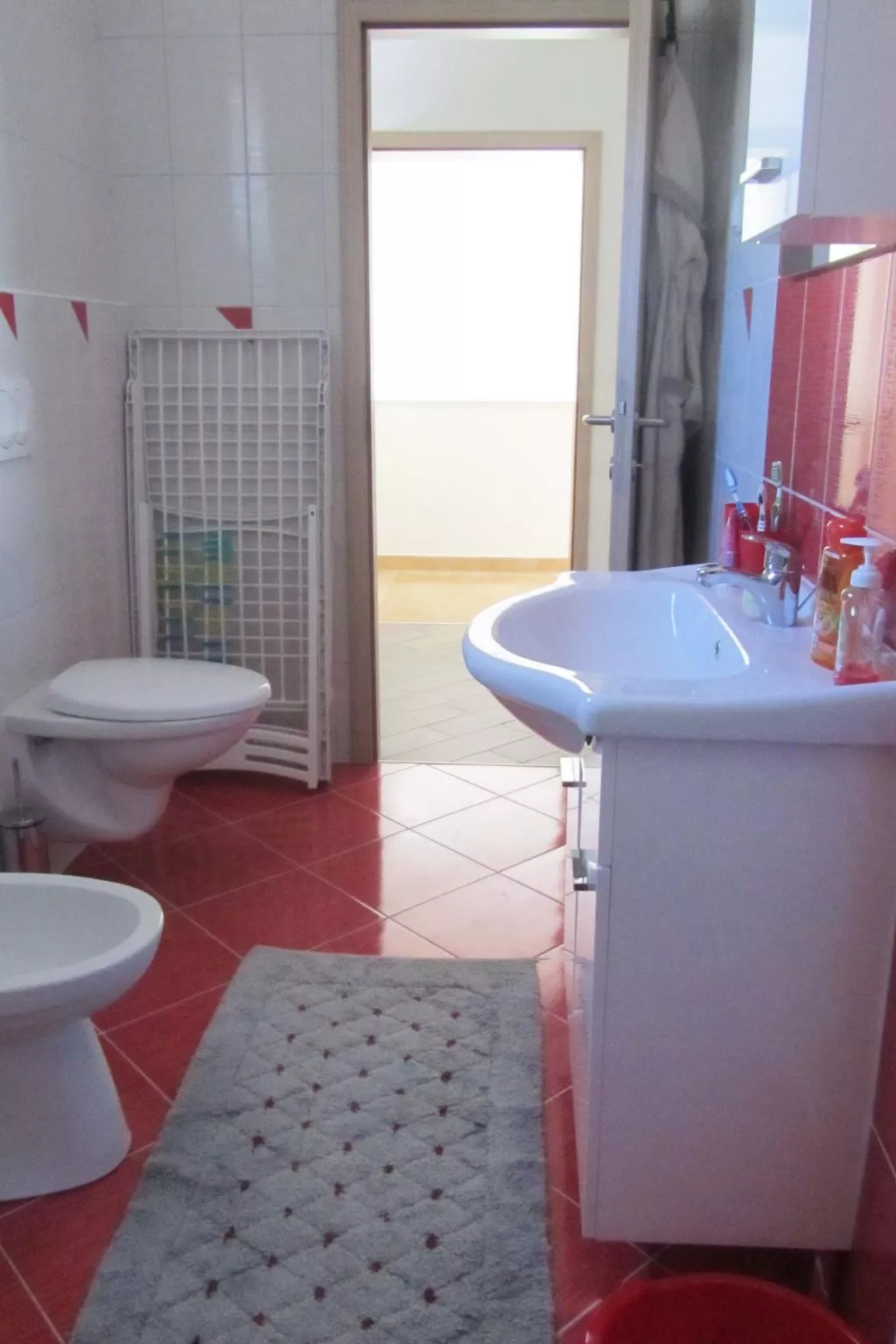 NR.2  SANDRA - APP 4-Inside