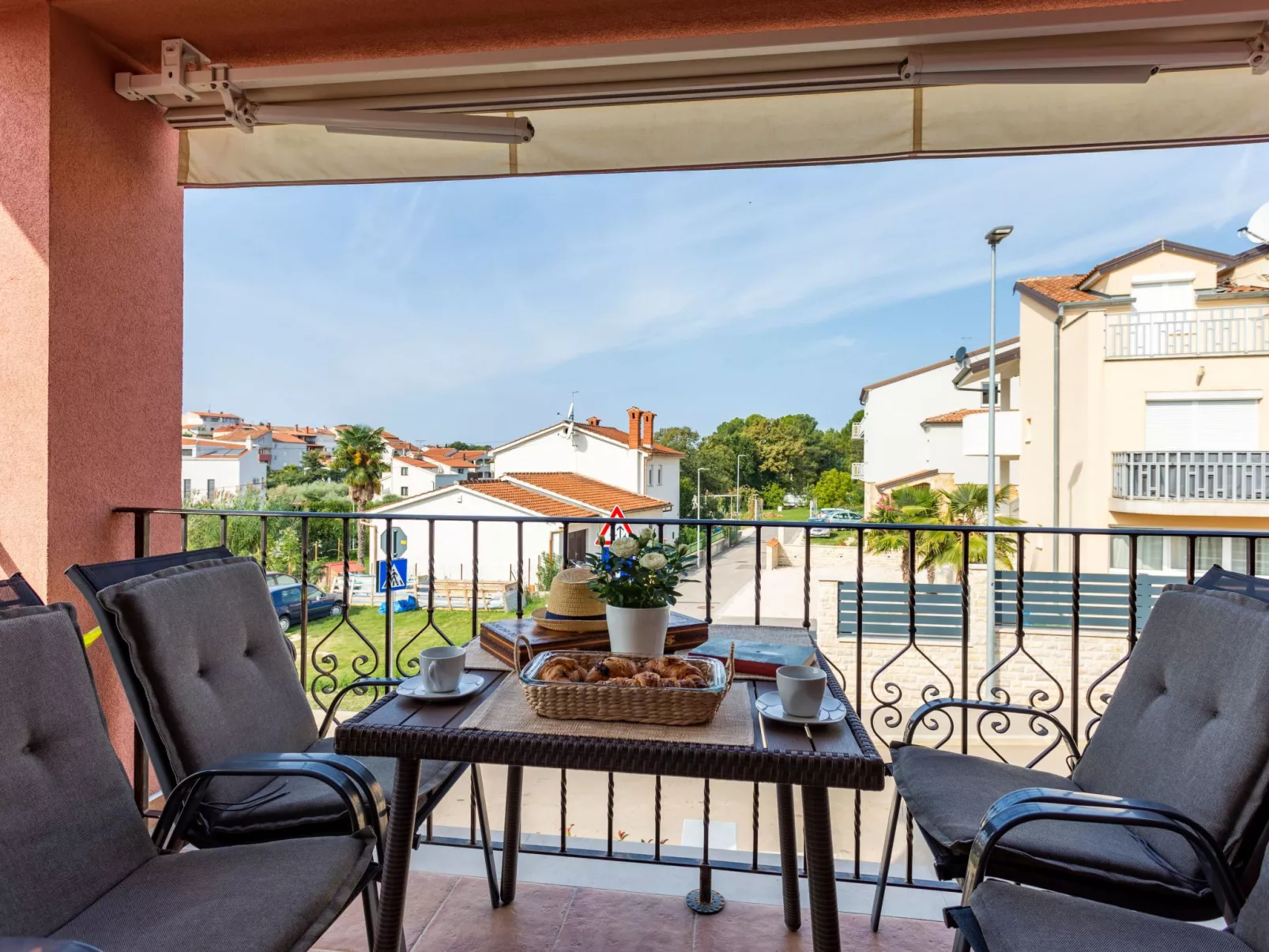 Schöne Wohnung Funtana Nr.1-Dehors