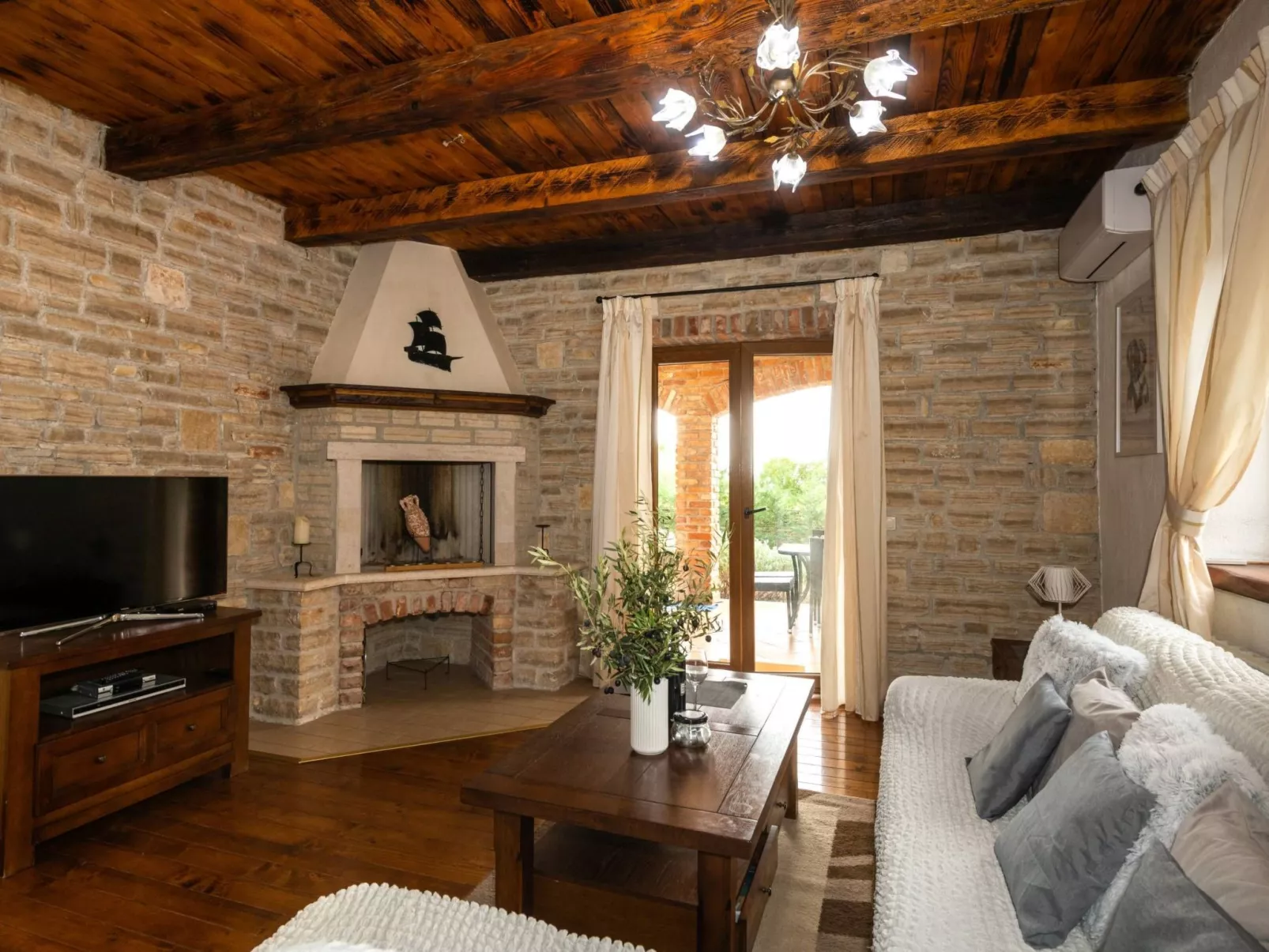 Villa Wish mit beheiztem Pool-Drinnen