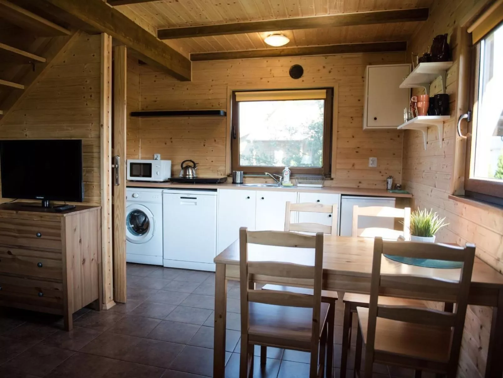 Gartenhaus mit Kamin-Dedans