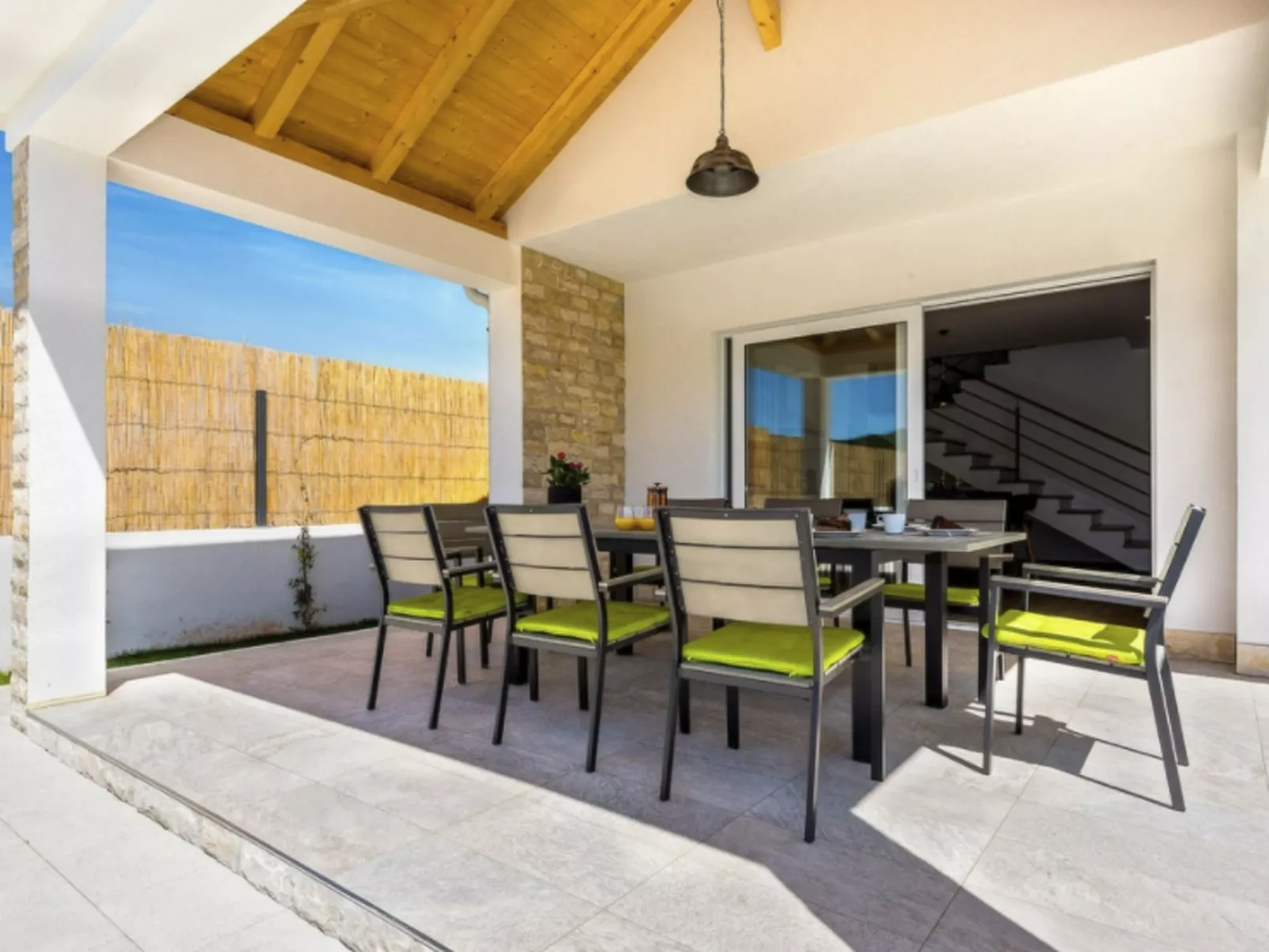 Villa Juhuhu in Dubrava kod Sibenik-Image-tags.info