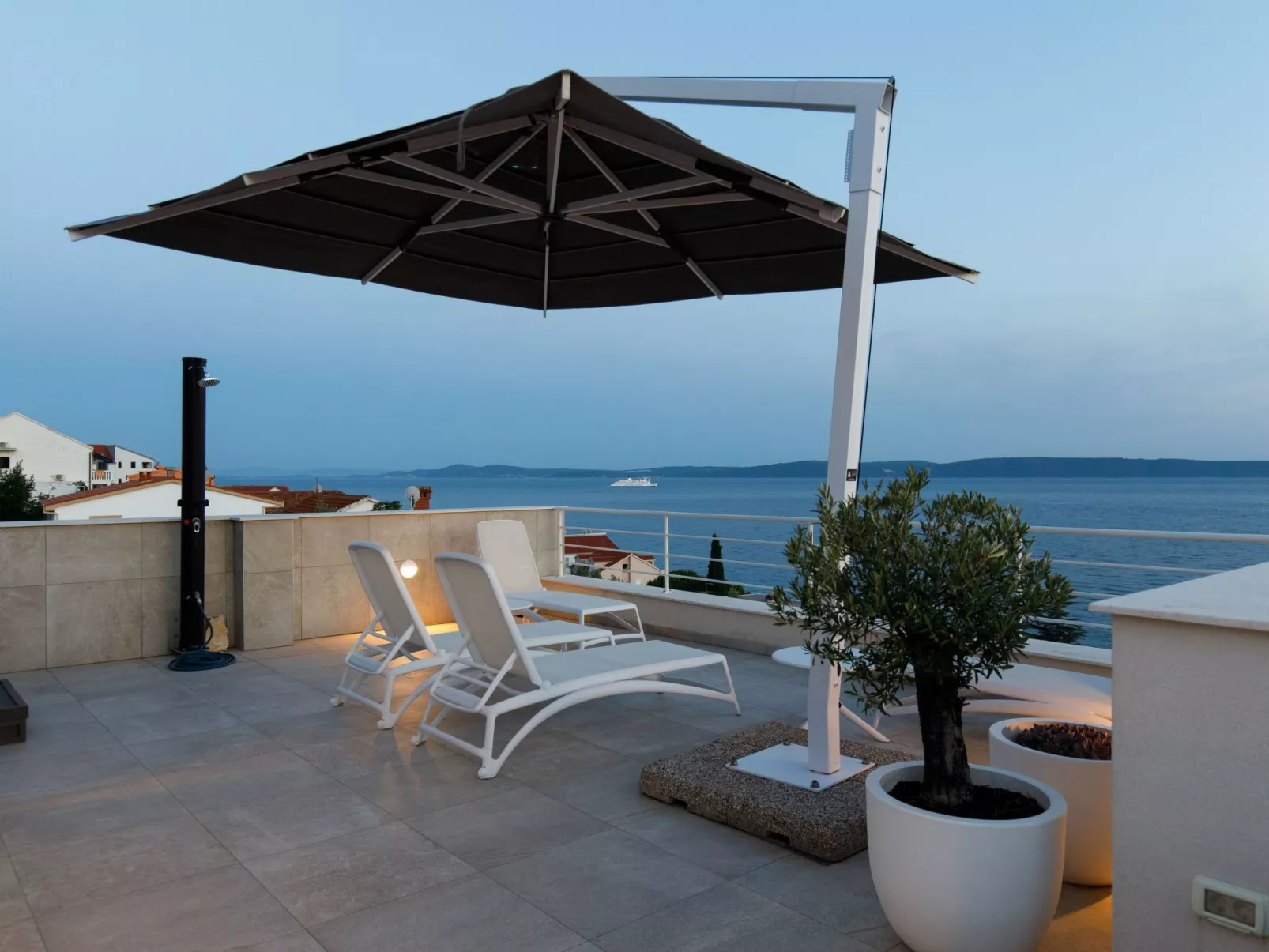 "Villa Anadea" mit Whirlpool-Outside