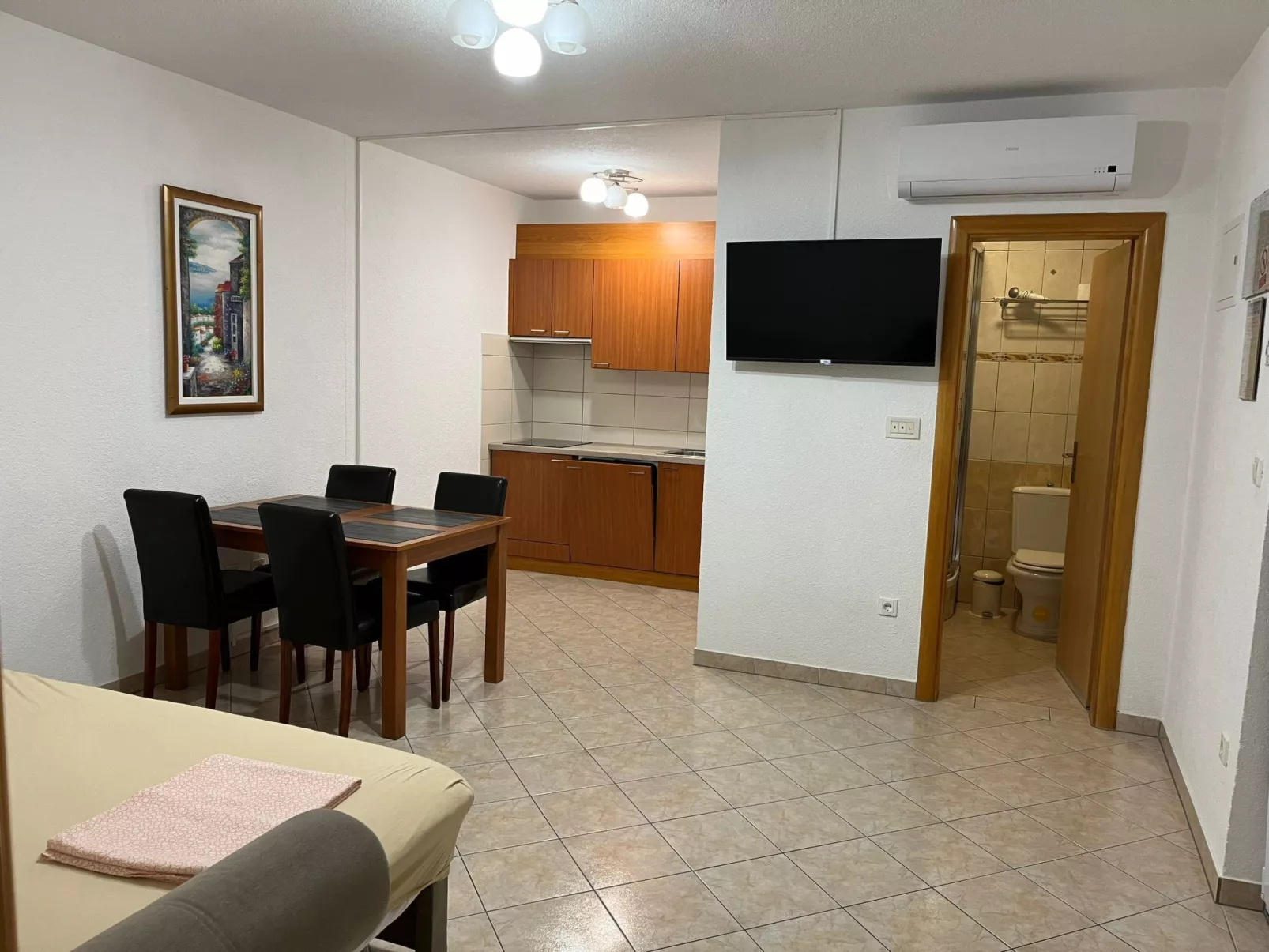 Appartment mit Pool und Whirlpool, Okrug Gornji-Drinnen